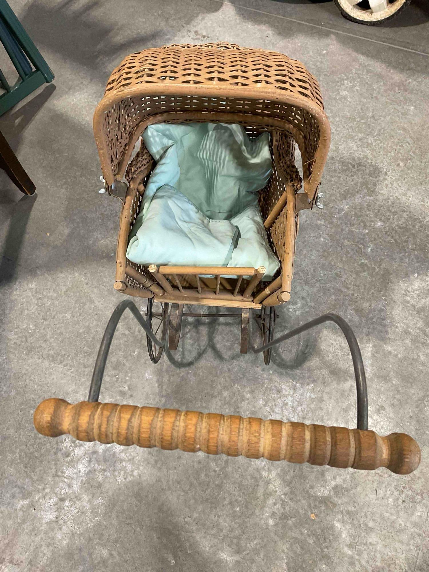 Antique Darling Child's Doll Beige Woven Wicker Buggy Stroller. Good Condition. See pics. - 5
