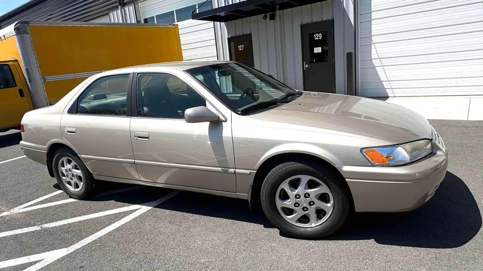 1998 Toyota Camry CE V6 Sedan 4 DR 3.0L V6 F DOHC 24V Gasoline Front wheel drive 182,408 miles - 6