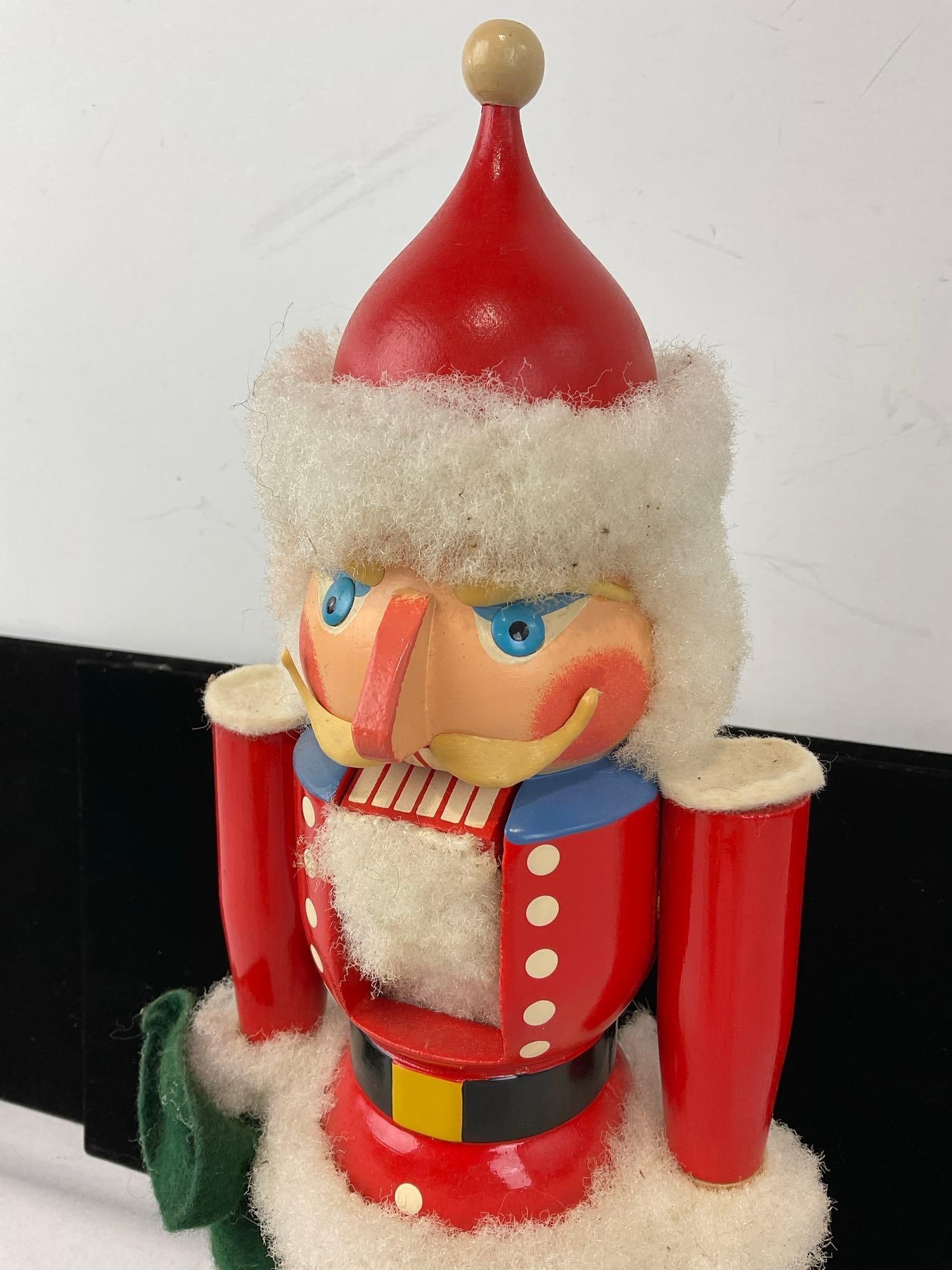 Vintage 1987 East German GDR Erzgebirge Santa Claus Nutcracker, Handmade, 14 inches tall - 2
