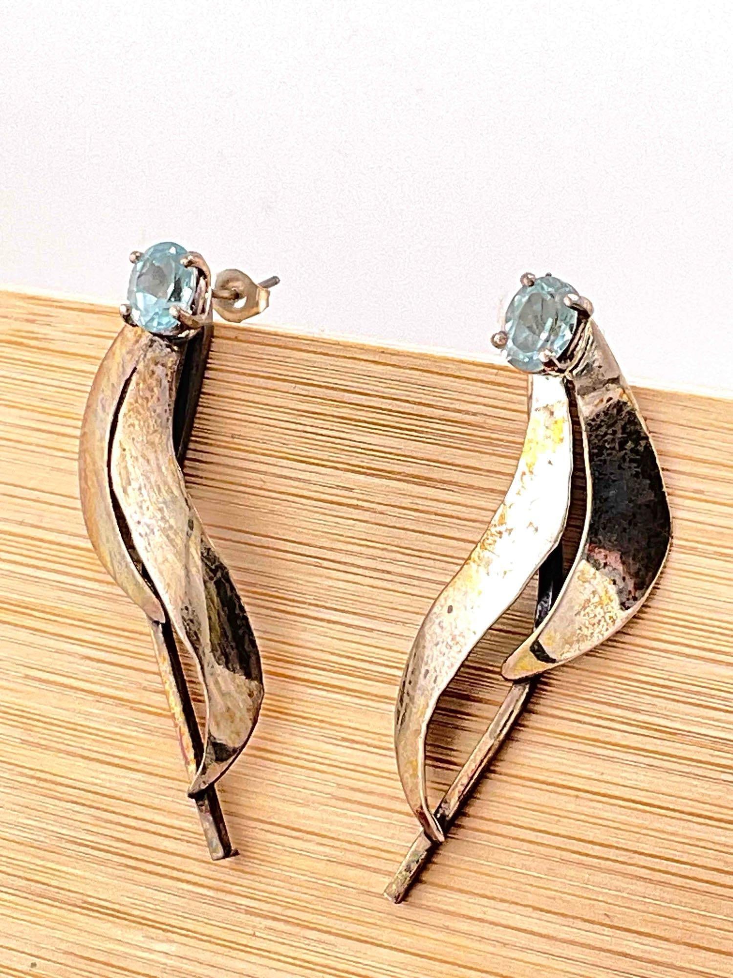 Vintage Carol Felley Sterling Silver Earrings w/ Blue Topaz Toned Setting & Modern Design. - 2