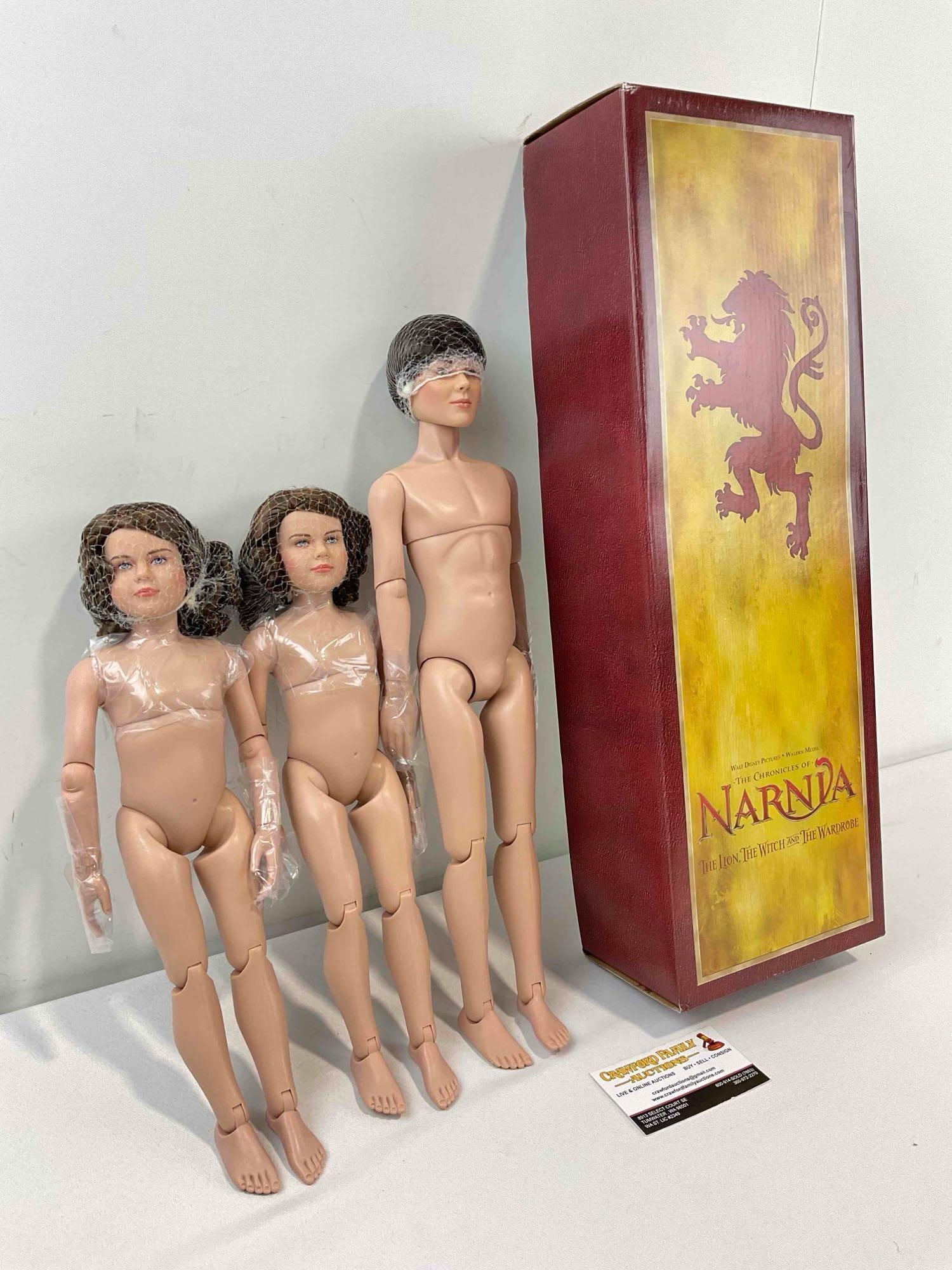3 pcs Tonner Chronicles of Narnia Fashion Dolls, 1x Edmund & 2x Lucy Pevensie. Fair Condition. - 2
