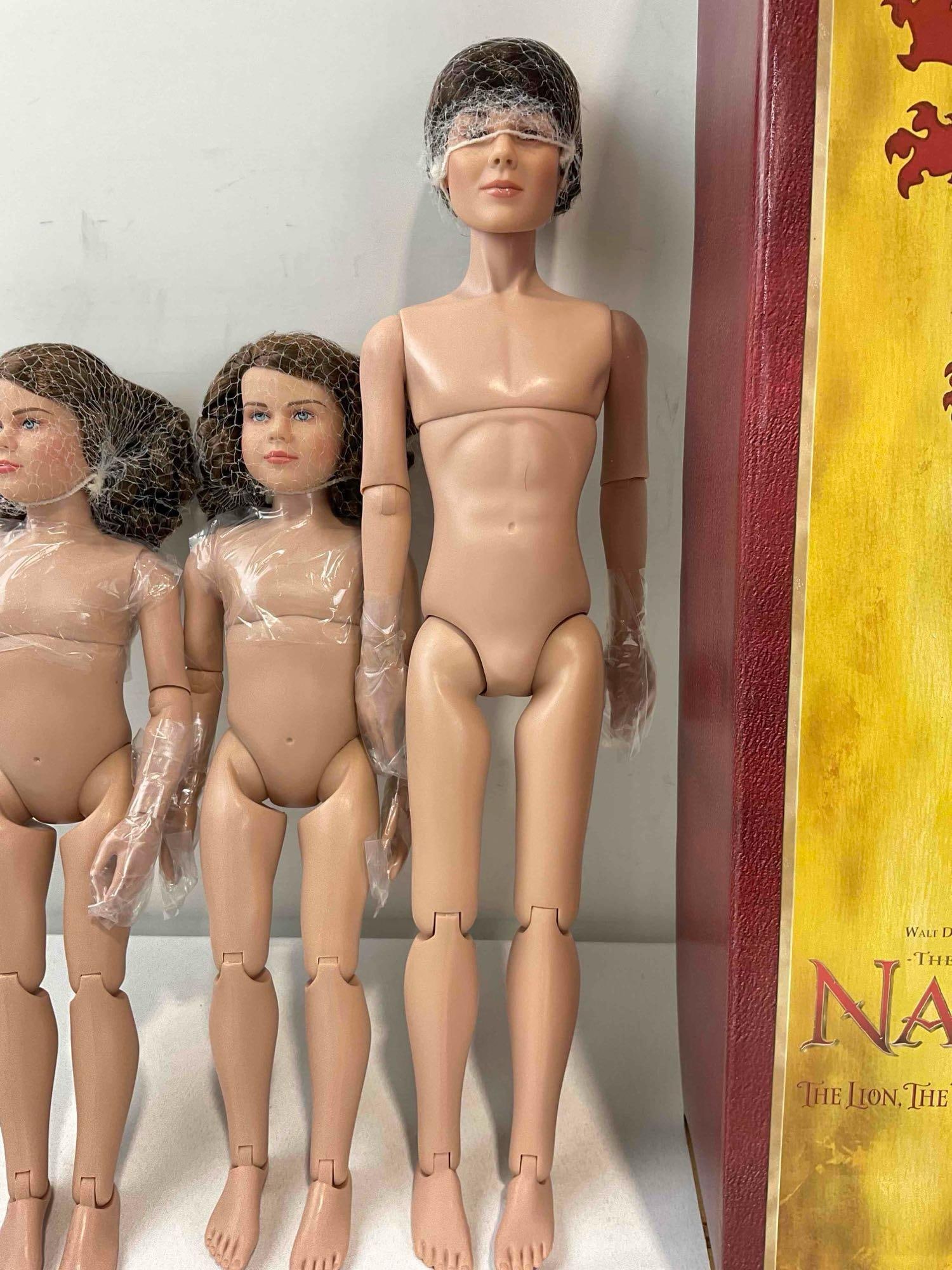 3 pcs Tonner Chronicles of Narnia Fashion Dolls, 1x Edmund & 2x Lucy Pevensie. Fair Condition. - 5