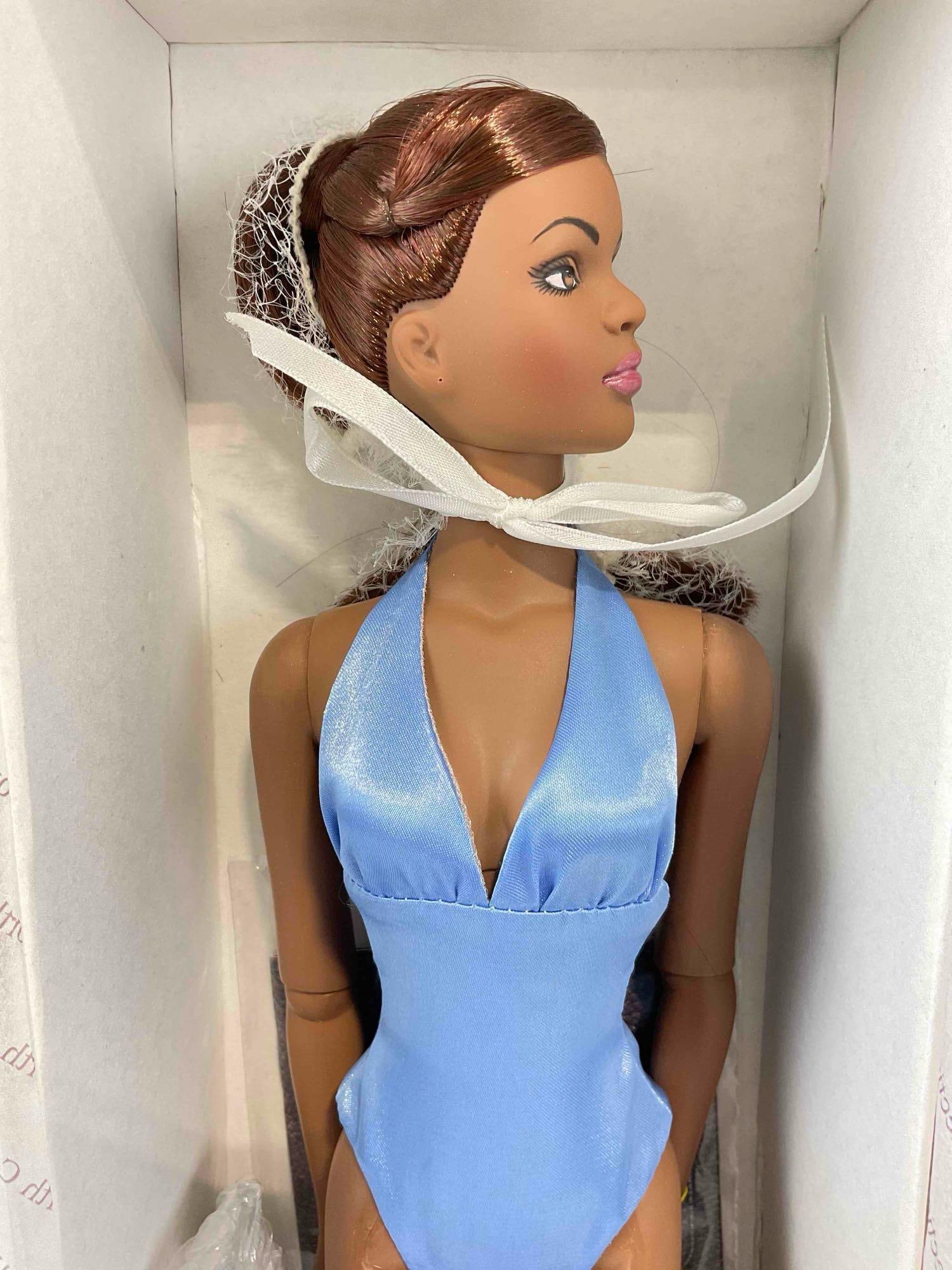 Tonner Tyler Wentworth Collection Ready To Wear Runway Esme Fashion Doll TW2401. LNIB. - 2
