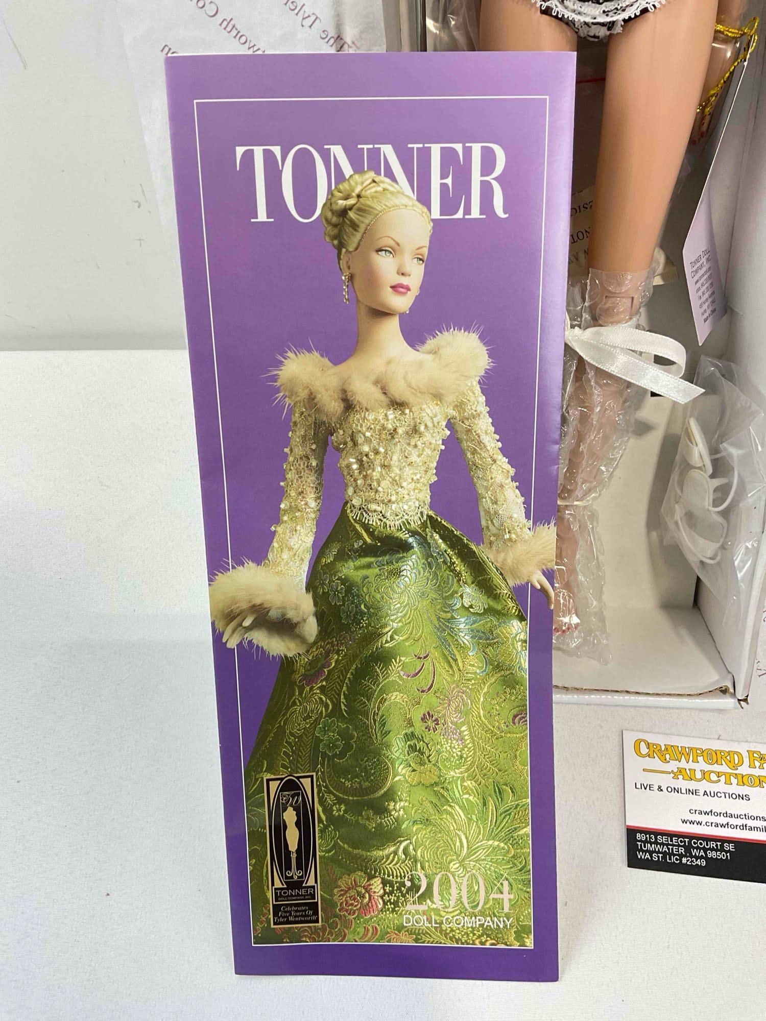 Tonner Tyler Wentworth Collection Ready To Wear Carrie TW2402 Fashion Doll. LNIB. See pics. - 5
