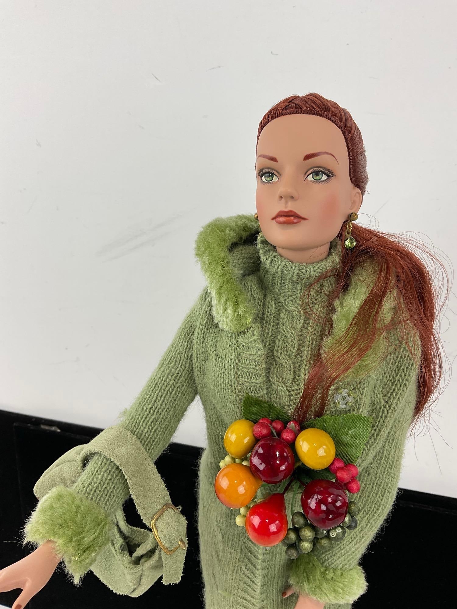 Sydney 2003 Robert Tonner Doll Company Fashion Doll, Wintergreen Knitted Outfit, 16 inches tall - 2