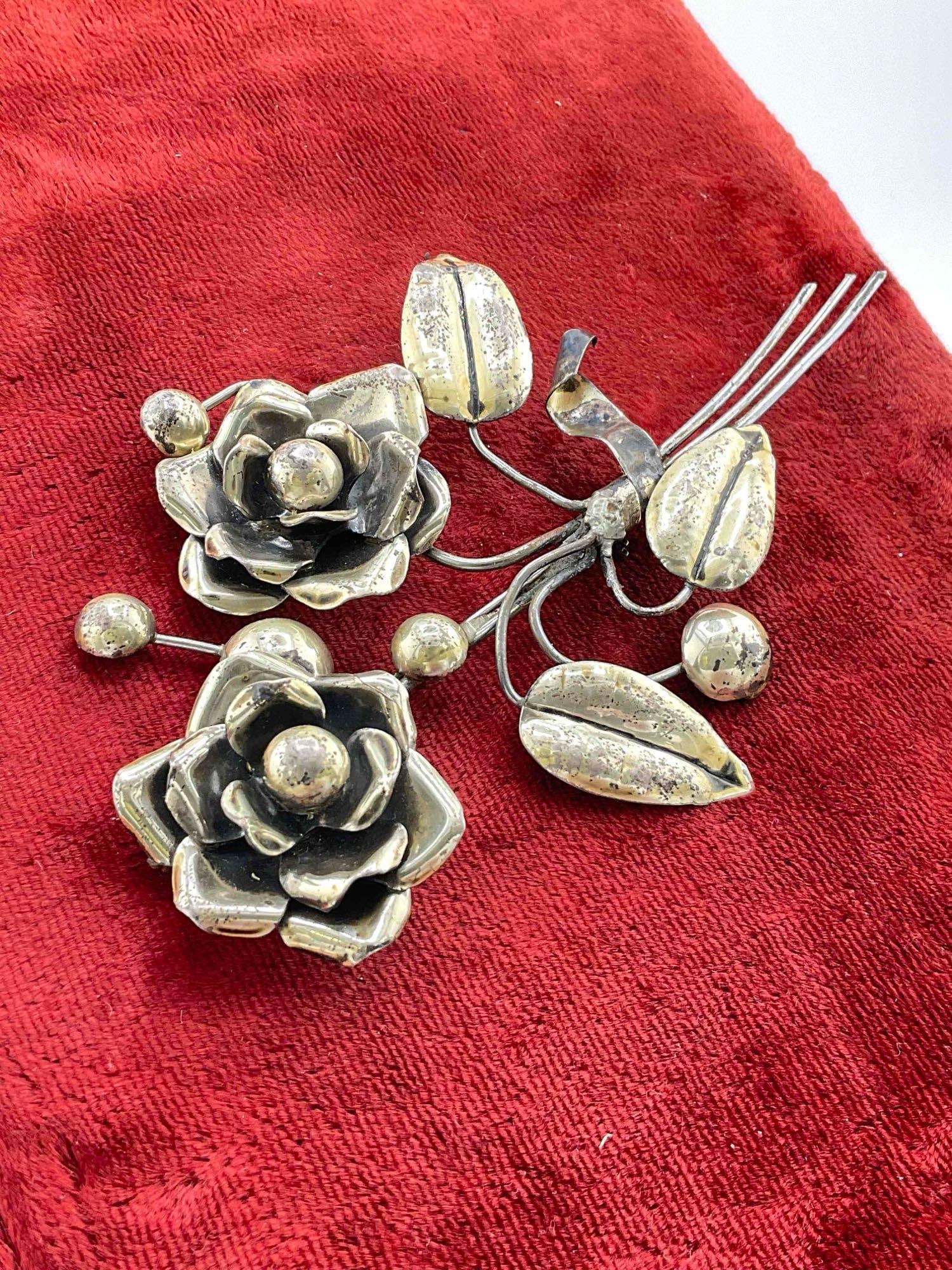 Vintage Sterling Silver Lapel Pin Brooch w/ Rose Bouquet Design. See pics. - 2