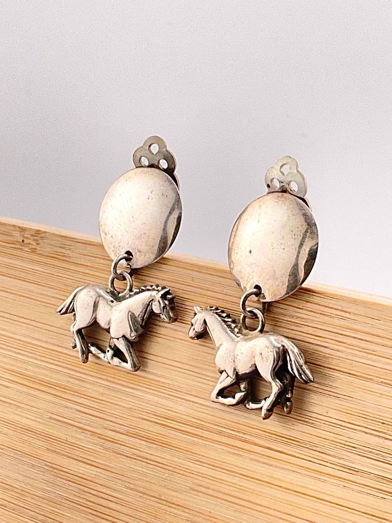Vintage Carol Felley Sterling Silver Clip On Earrings w/ Horse Design. See pics. - 2