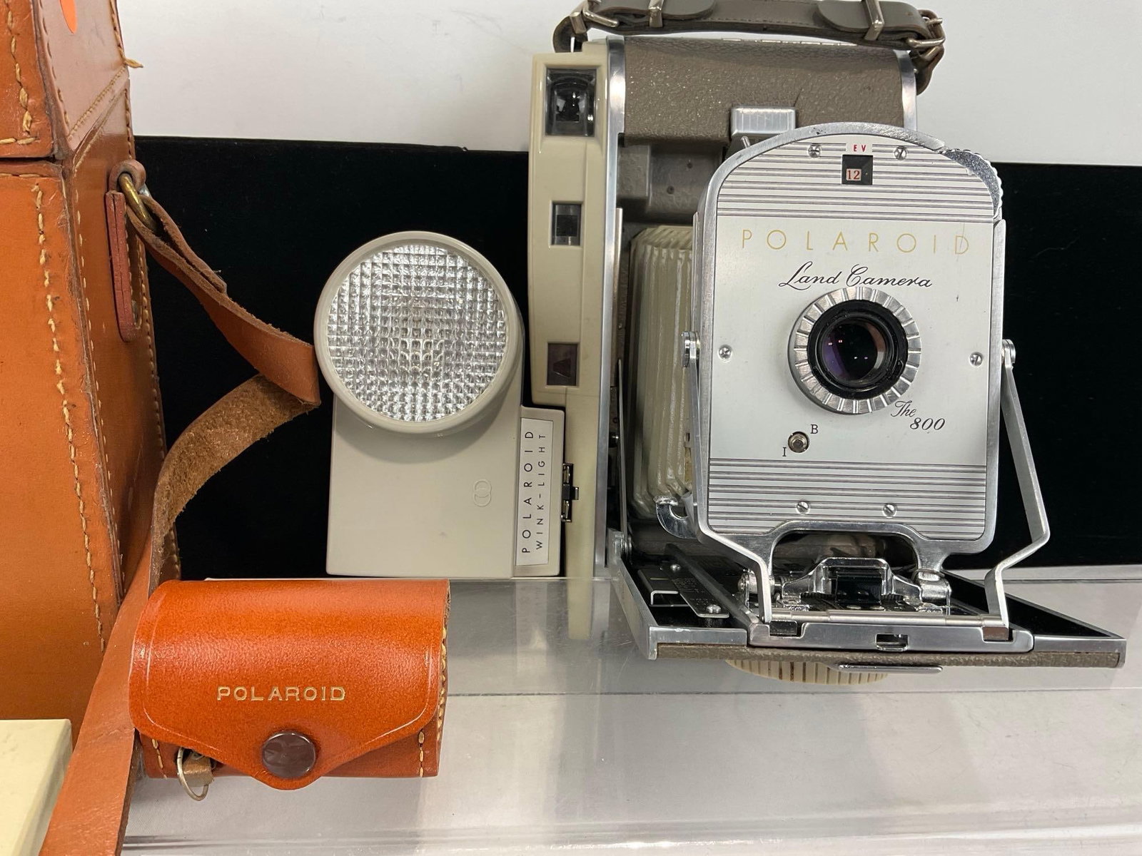 Polaroid Land Camera The 800 w/Wink-Light flash module, & Leather Case - 4
