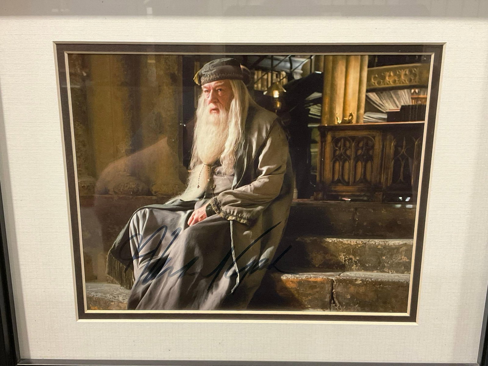 Framed Picture signed by Michael Gambon as Albus Dumbledore from Harry Potter films, 15x18 inches: This from the collection of the late owner of a signed items collection store. Appears to be in good shape. The piece measures approx 15h x 18w x 3d inches. See pics. E-6220