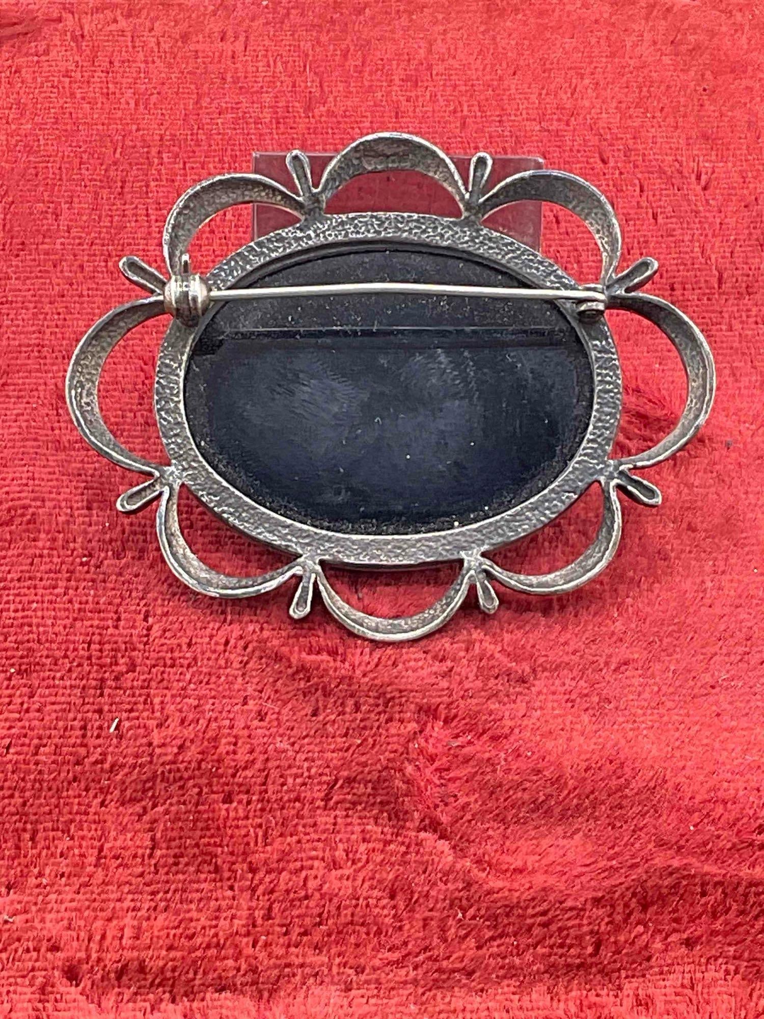 Vintage Edinburgh Sterling Silver Brooch w/ oval black cabochon stone - hallmarked see description - 4