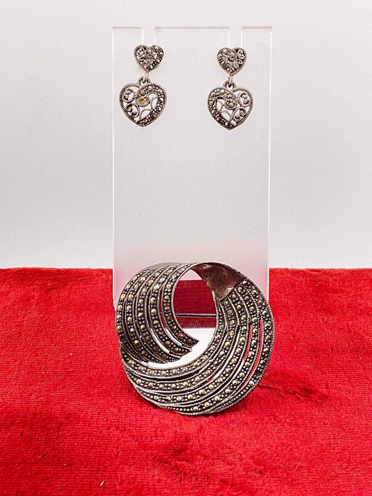 Vintage Art Deco marcasite & Sterling Silver Swirl Brooch & dual heart shaped Dangle earrings - 2