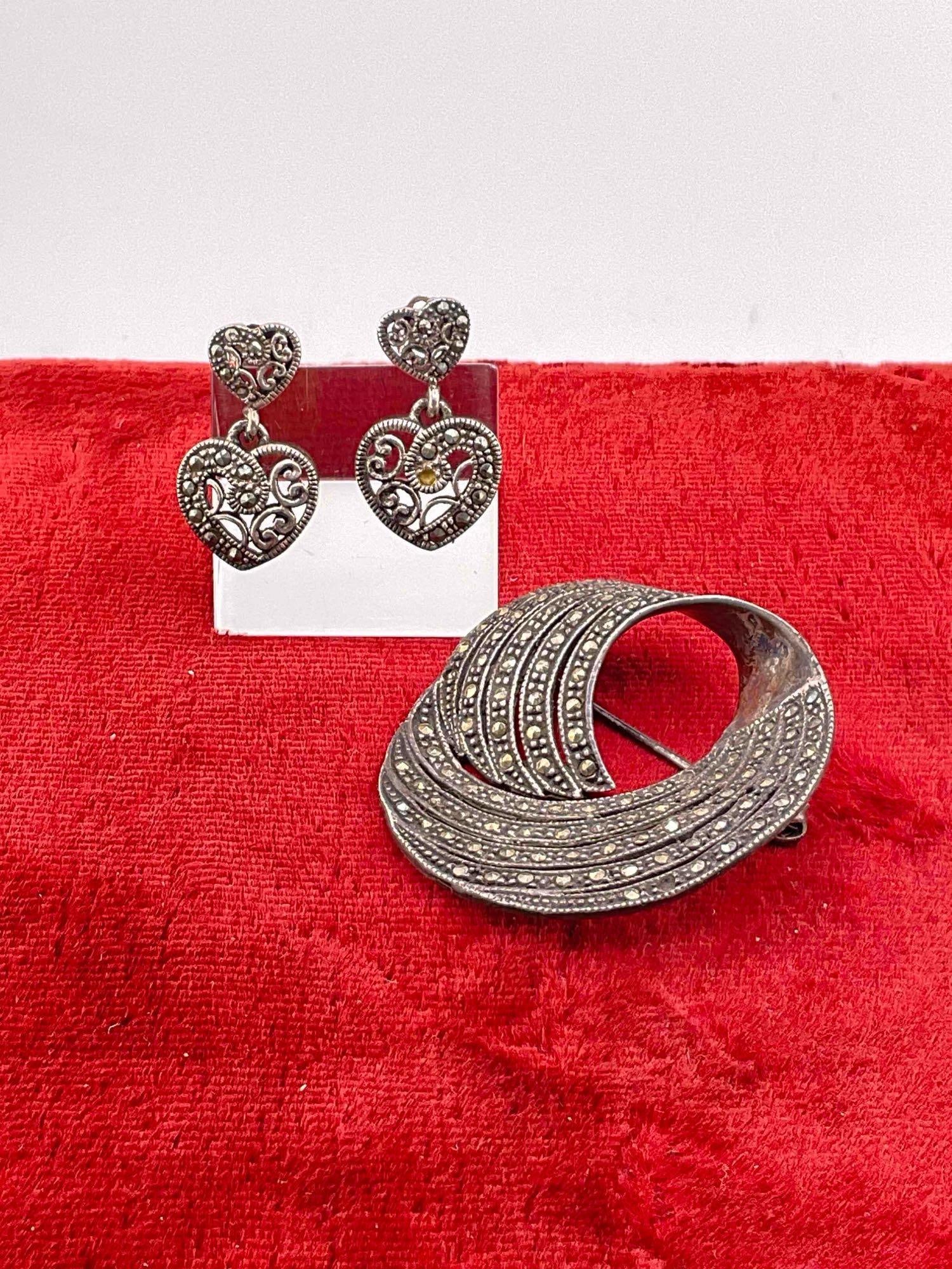 Vintage Art Deco marcasite & Sterling Silver Swirl Brooch & dual heart shaped Dangle earrings - 3