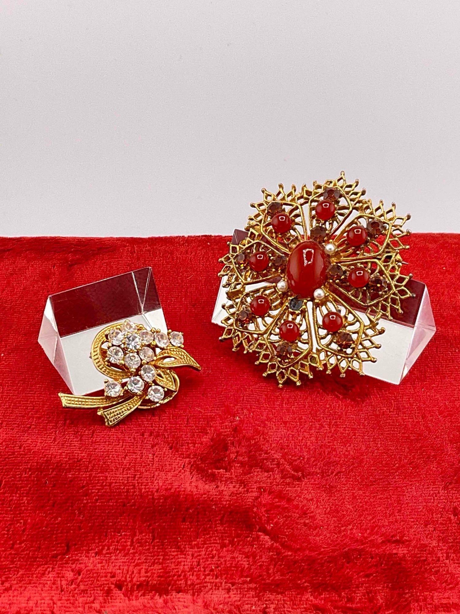 Vintage 1950's gold tone Brooch w/ Carnelian Cabochons + smaller gold toned & crystal brooch - 2