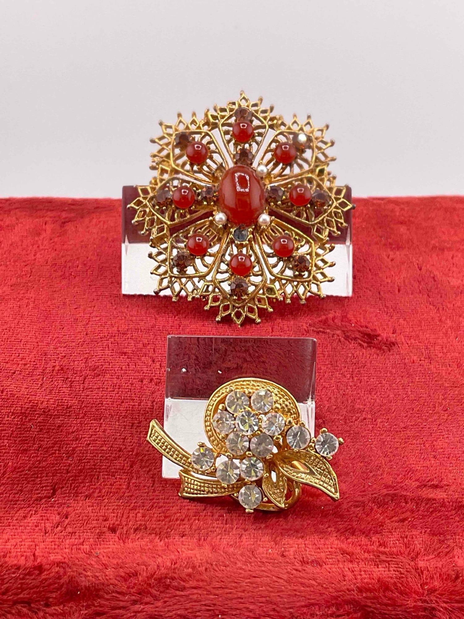 Vintage 1950's gold tone Brooch w/ Carnelian Cabochons + smaller gold toned & crystal brooch - 3