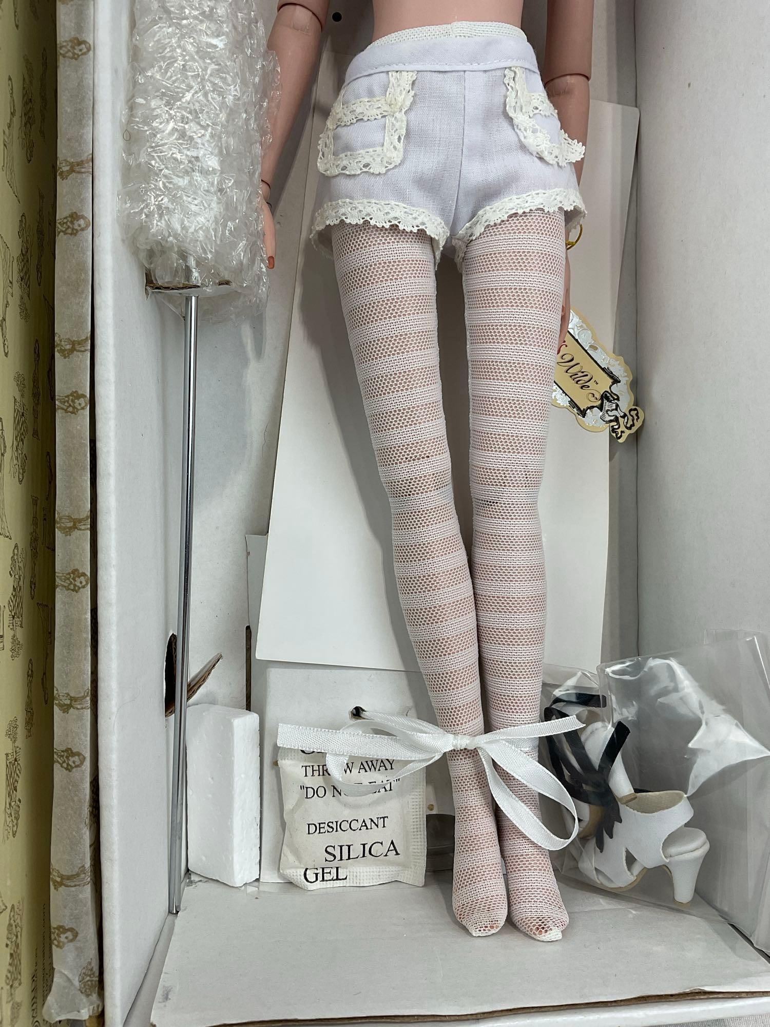 Ellowyne Wilde Robert Tonner Redhead Doll, in original box, 16 inch, 010-108 - 3