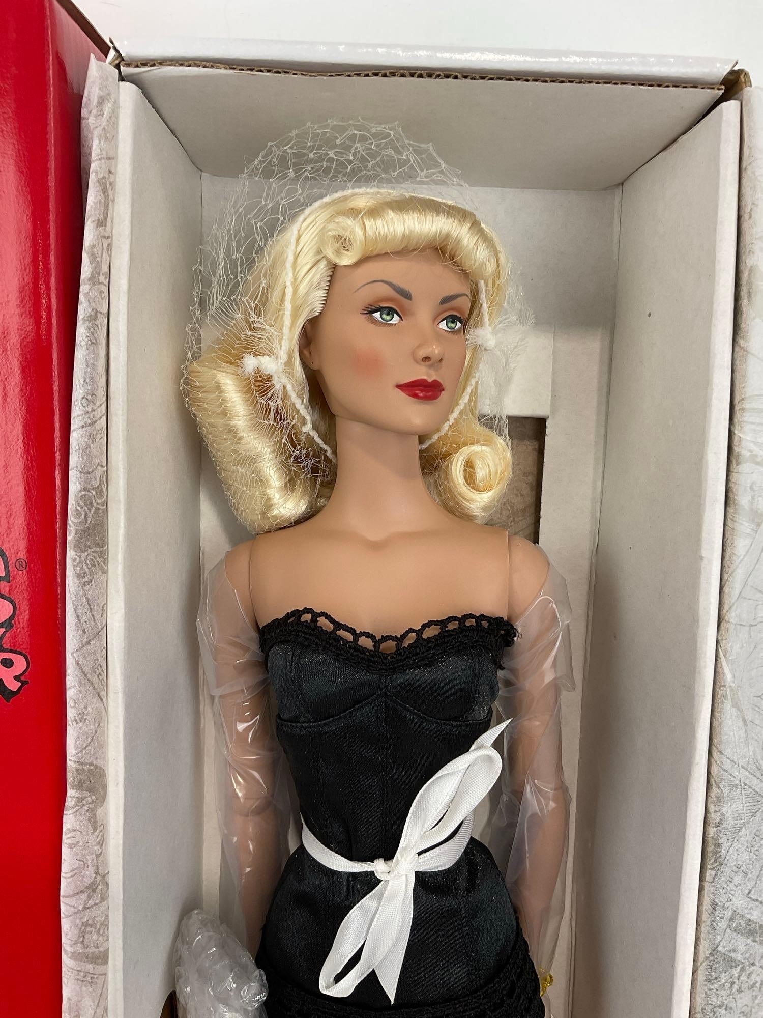 Brenda Starr Reporter by Dale Messick, Divinely Daphne, Effanbee 16 inch doll, in box - 2