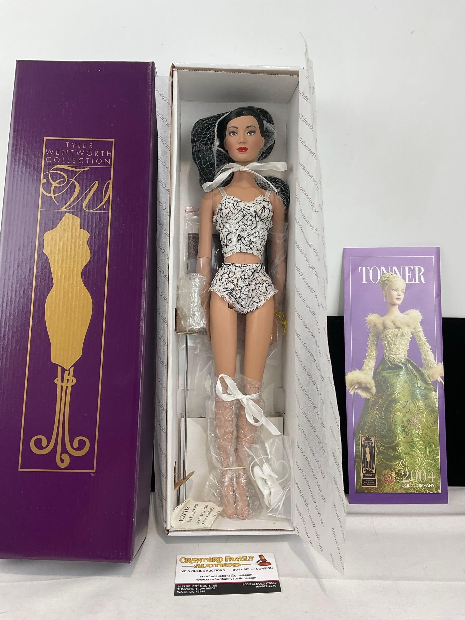 Tyler Wentworth Ready to Wear Carrie TW2404, in original box, 16 inch doll: Appears to be in good shape. The piece measures approx 19h x 7w x 5d inches. See pics. E-6160