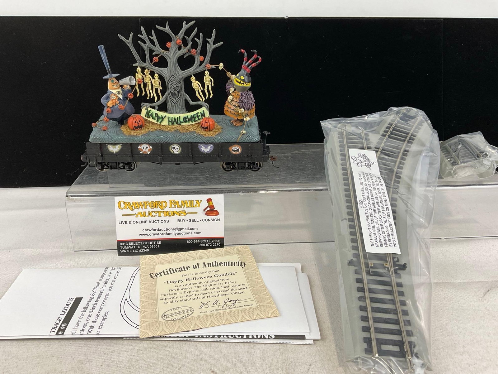 Hawthorne Village Nightmare Before Christmas Train Flat Car, w/Happy Halloween 6th Issue, w/COA: In original foam, piece, no box though. Appears to be in good shape, electrics untested, only lightly used. The piece measures approx 8h x 19w x 15d inches. See pics. E-6160