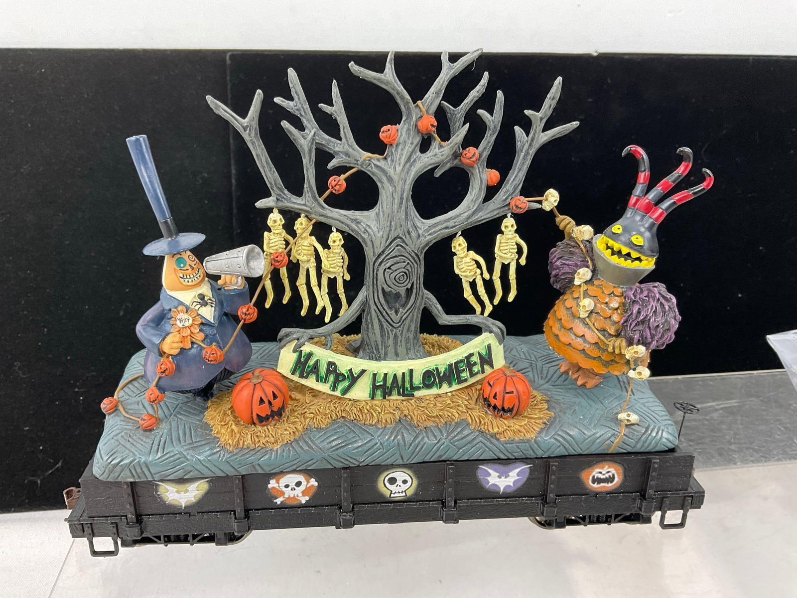 Hawthorne Village Nightmare Before Christmas Train Flat Car, w/Happy Halloween 6th Issue, w/COA - 2