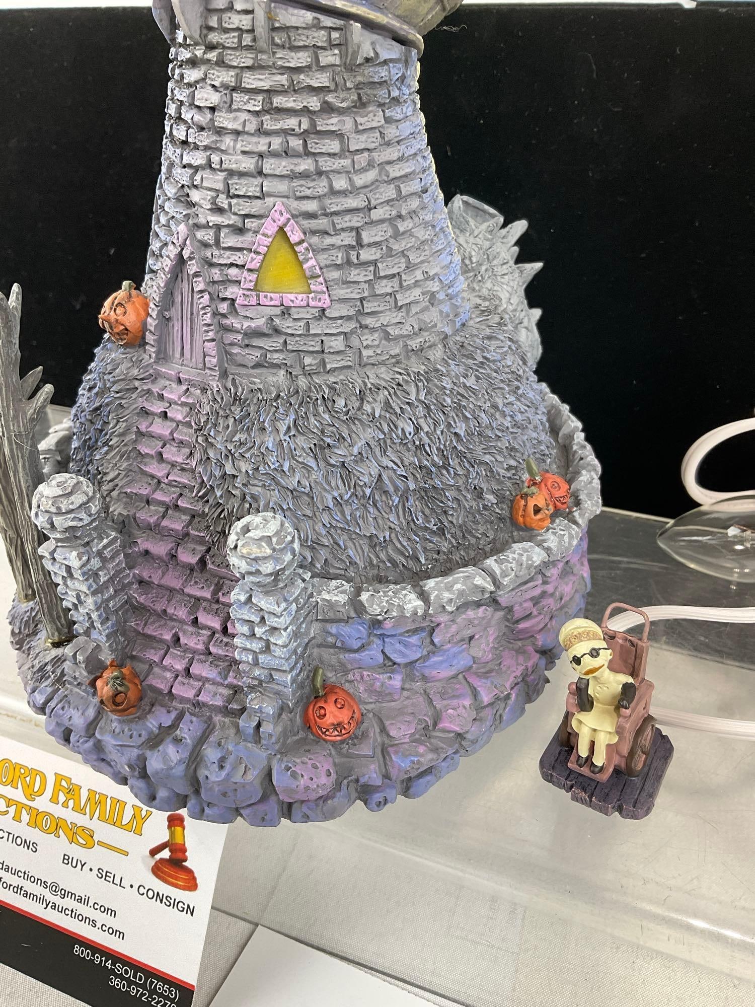 Hawthorne Village Light Up Bldg, Nightmare Before Christmas Dr. Finklesteins Lab, A8076 w/COA - 2