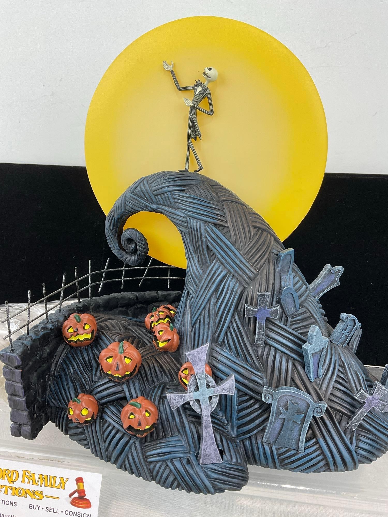 Hawthorne Village Nightmare Before Christmas Light Up Bldg Cemetery Hill, w/COA - 2