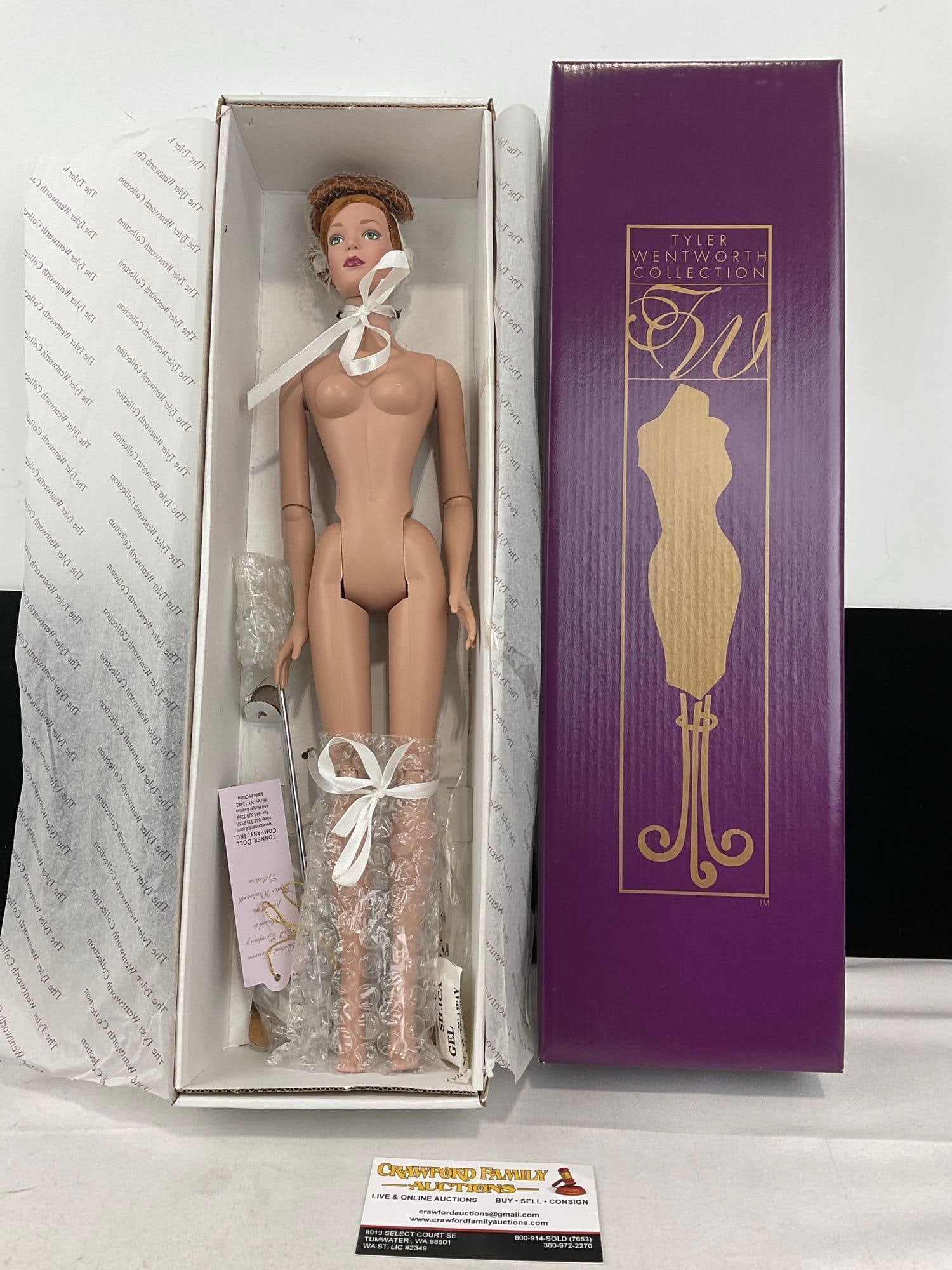 Tyler Wentworth Robert Tonner 16 inch Doll, Double Take Tyler TW1301, in original box: Appears to be in good shape, only lightly used. The piece measures approx 19h x 7w x 5d inches. See pics. E-6160