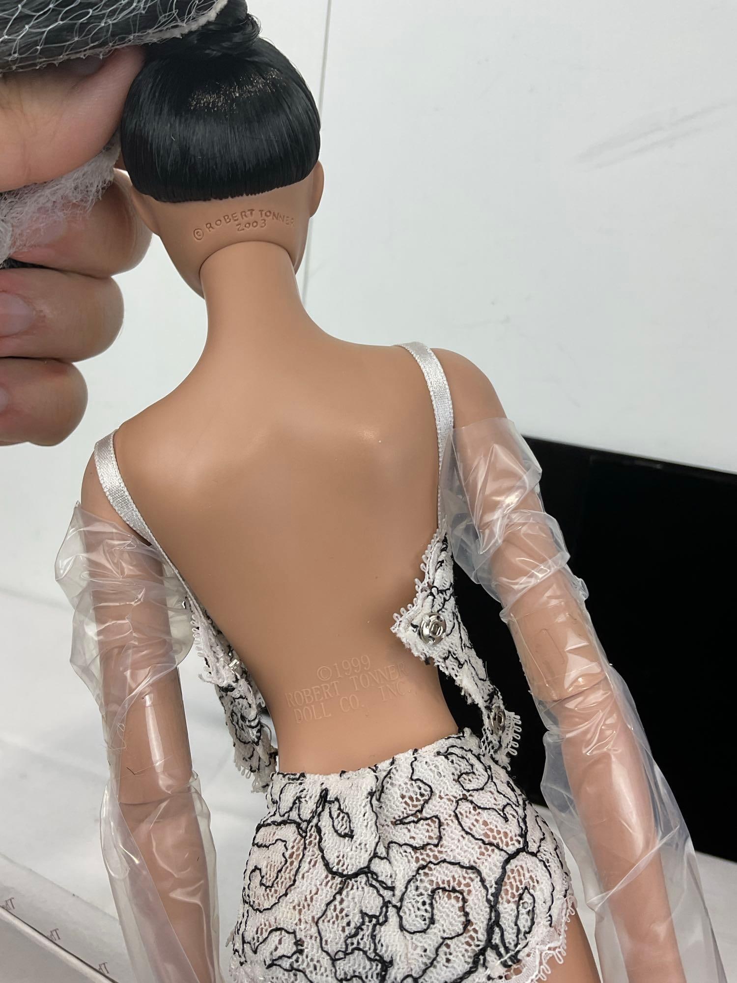 Tyler Wentworth Robert Tonner Ready-To-Wear Carrie TW2404 Doll, in original box, 16 inch - 3