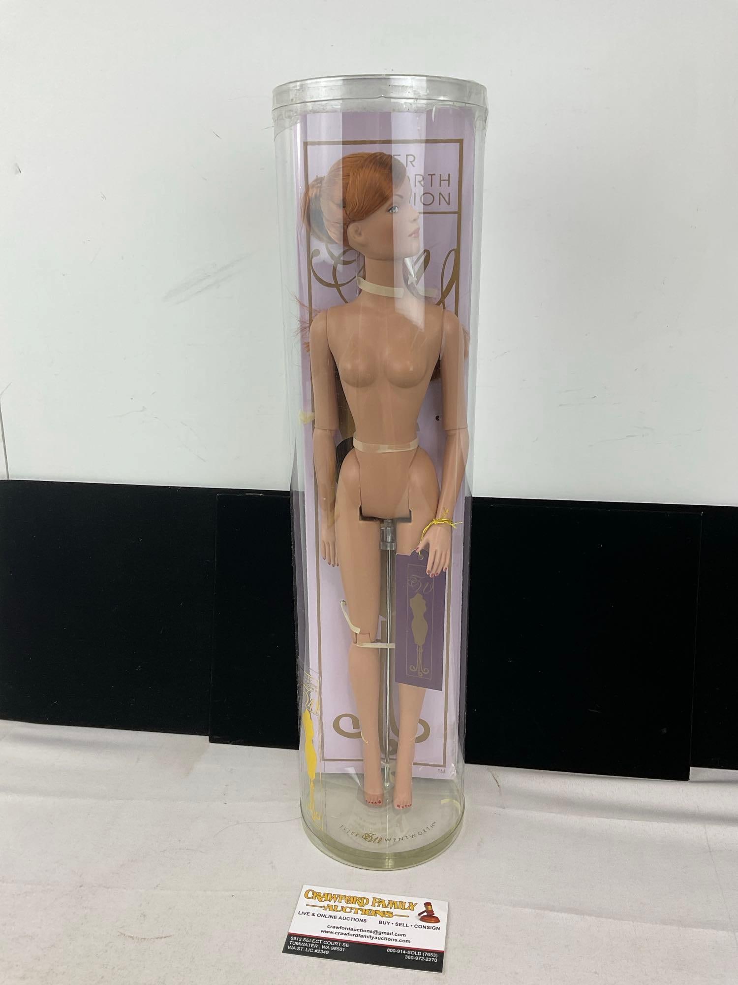 Tyler Wentworth Robert Tonner Ready-To-Wear Saucy Redhead TW0309 doll, in original cylinder, 16 i...: Appears to be in good shape, only lightly used. The piece measures approx 20h x 6w x 6d inches. See pics. E-6160