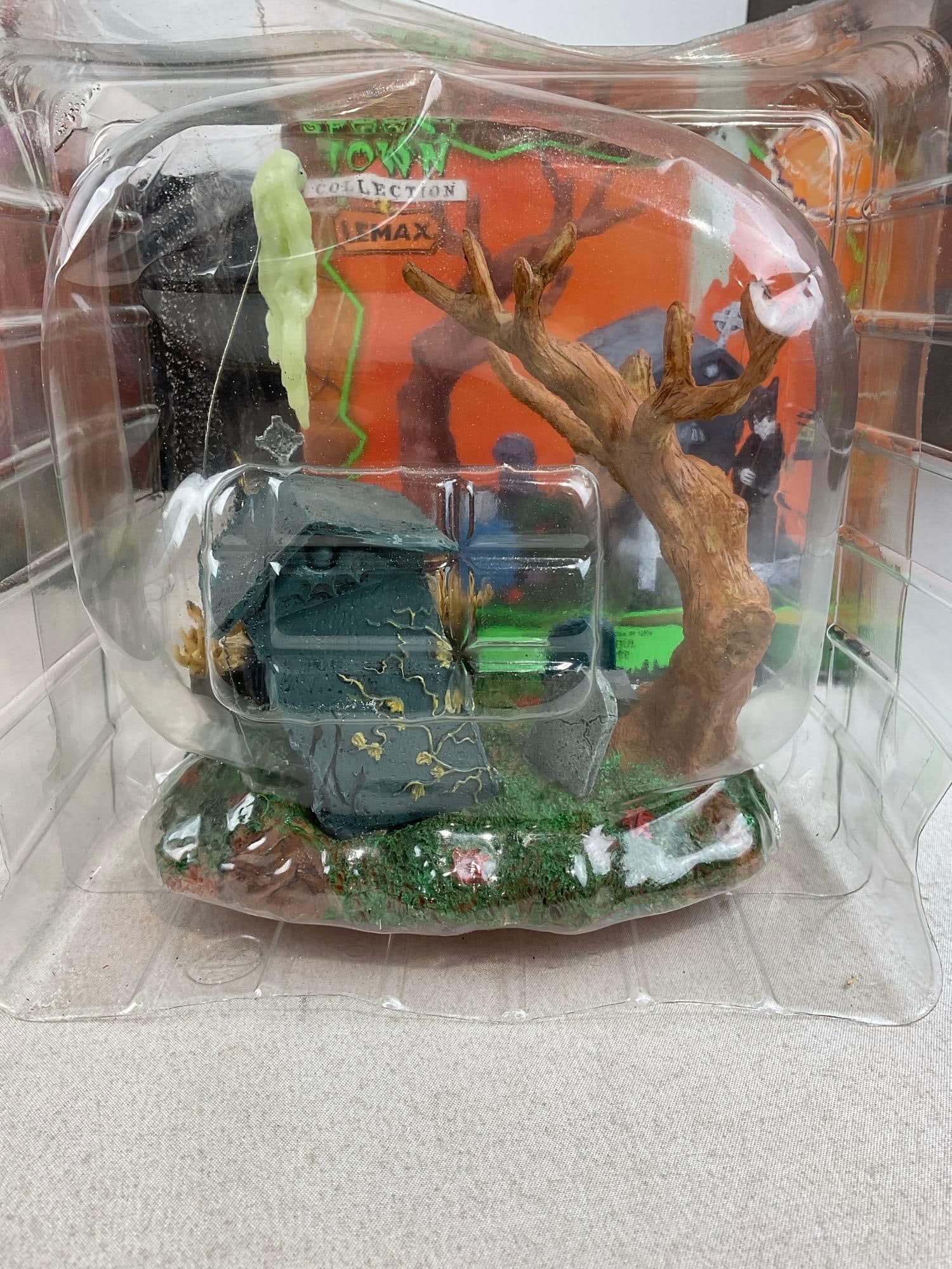 Lemax Spooky Town Figures in box, On the Lone Prairie, Haunted Cabin, & The Lost Soul - 6