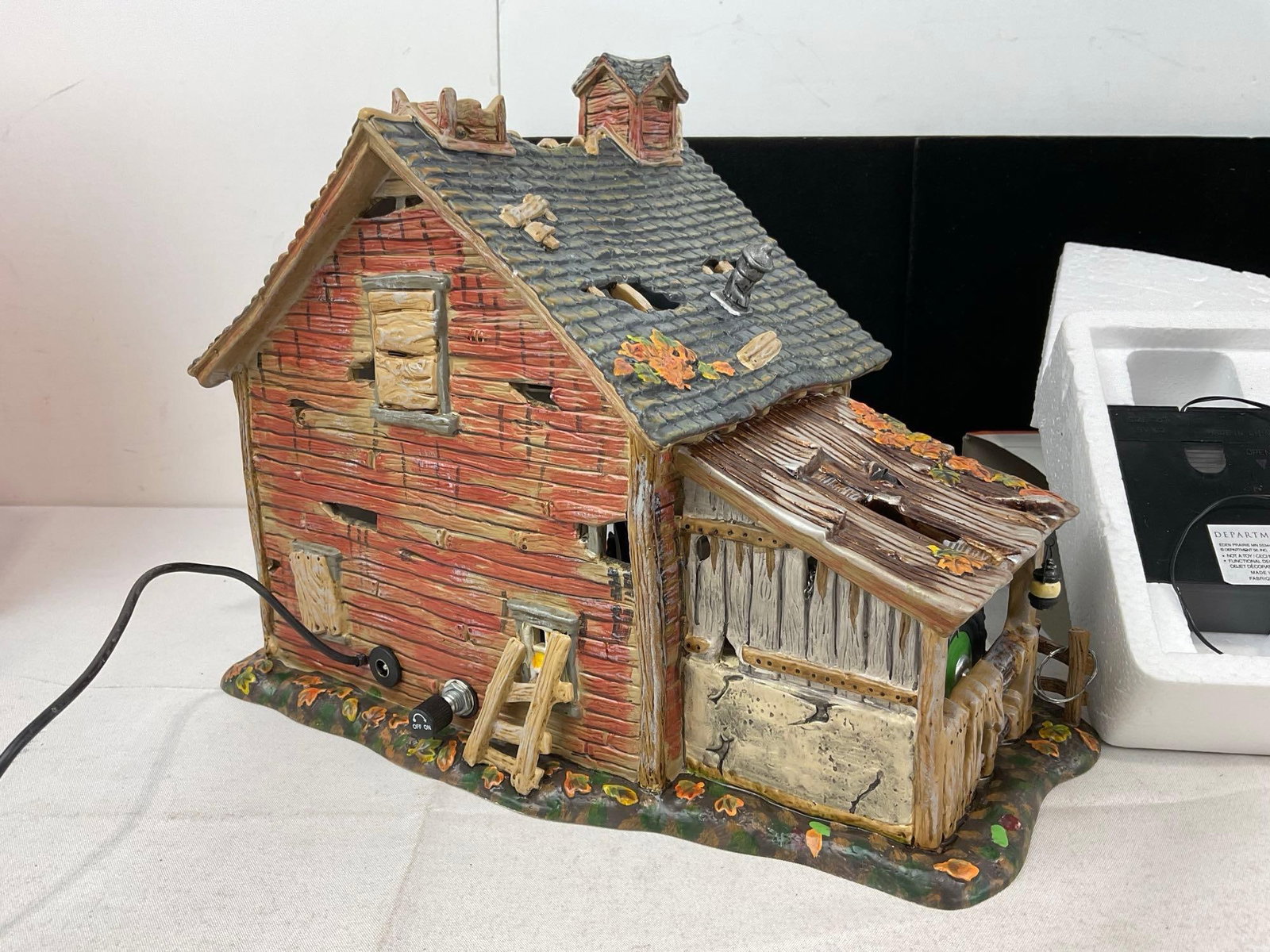 Department 56 Halloween in packaging, Screech Owl Farm, Skull Street Lamps & Skeleton Crew Fishing - 5
