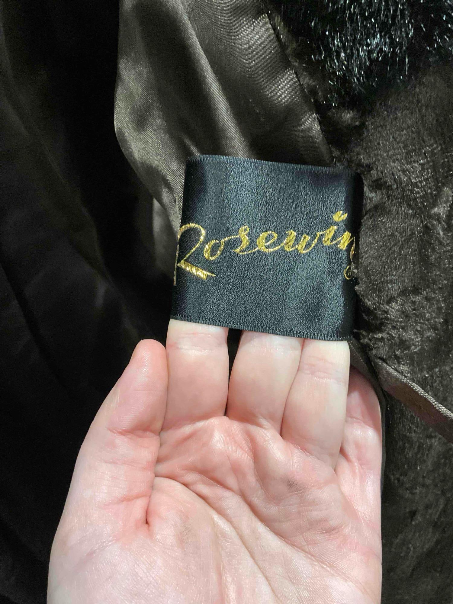 Lovely Vintage Rosewin Made in England Brown Faux Fur & Crushed Velvet Women's Coat. - 5
