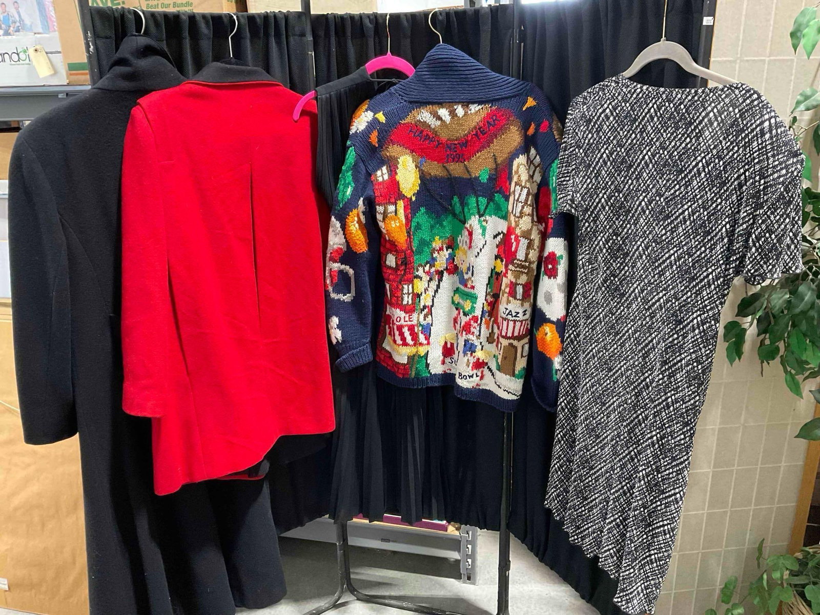 5 pcs Women's Clothing, incl. Vintage Alexandra Bartlett Knit Football Sweater Size M & More! - 15