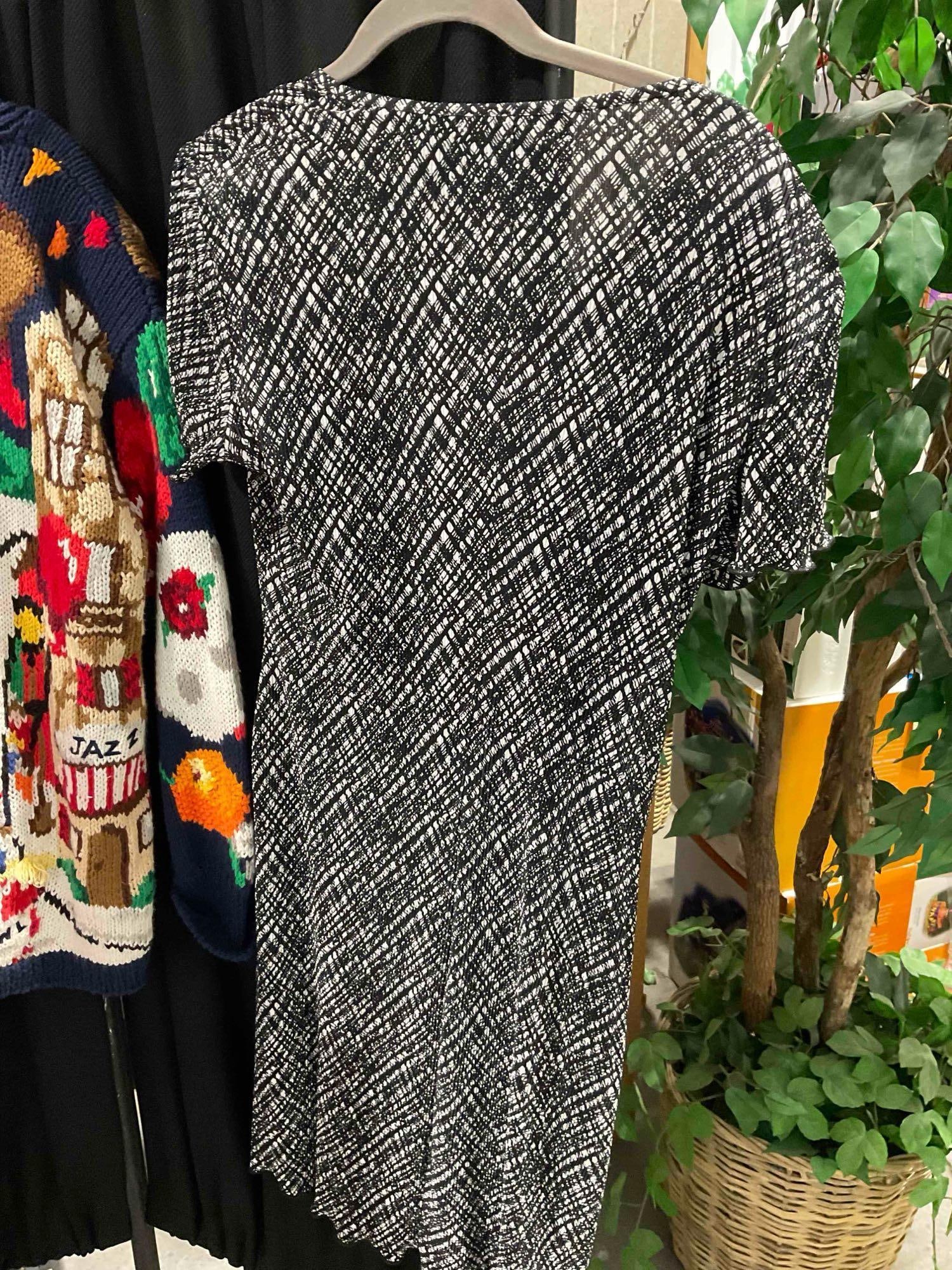 5 pcs Women's Clothing, incl. Vintage Alexandra Bartlett Knit Football Sweater Size M & More! - 16