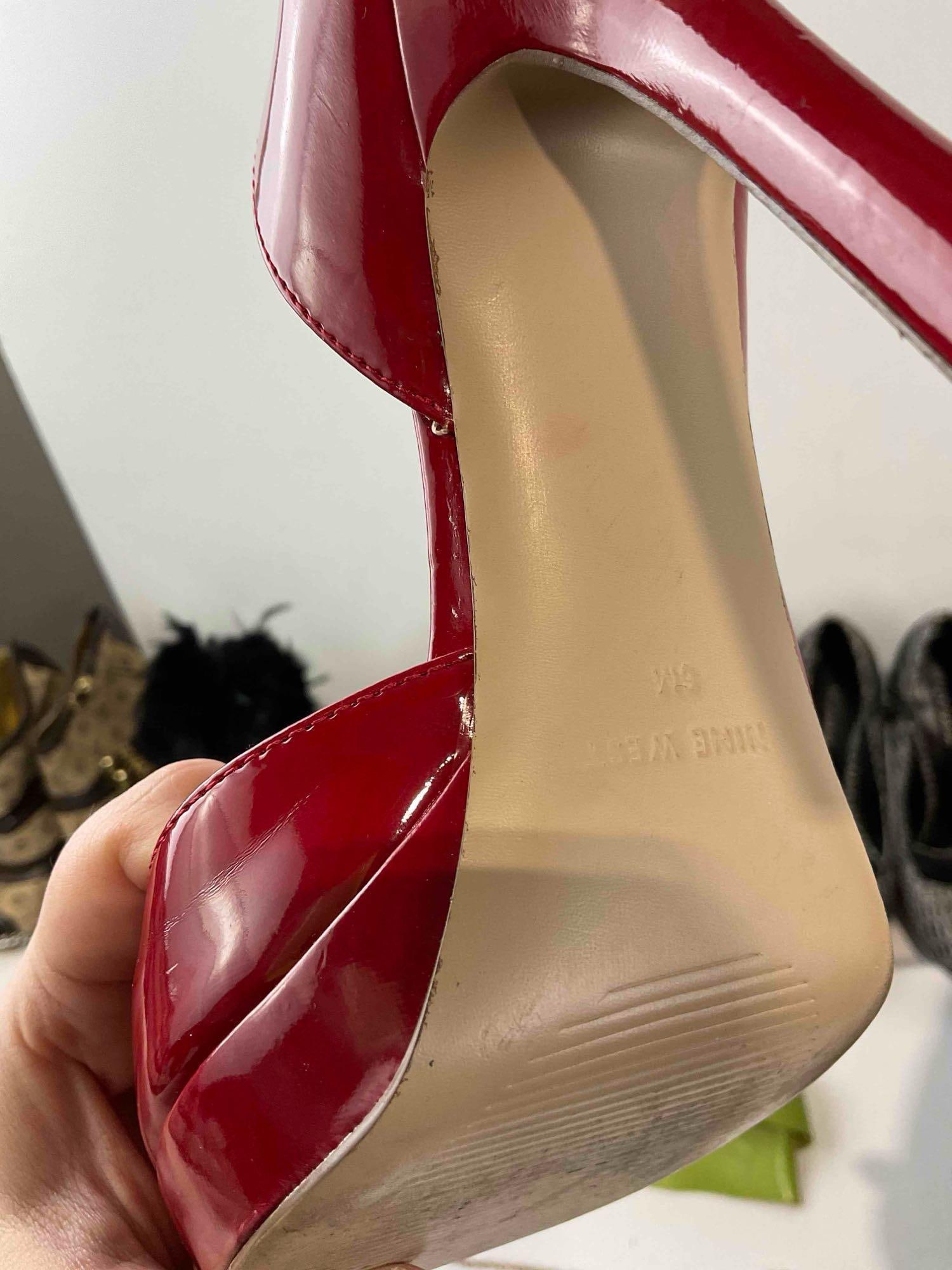 10 pcs Women's Accessories, incl. 5x Pairs of Shoes, 3x Handbags, 1x Belt & 1x Suitcase. See pics. - 12