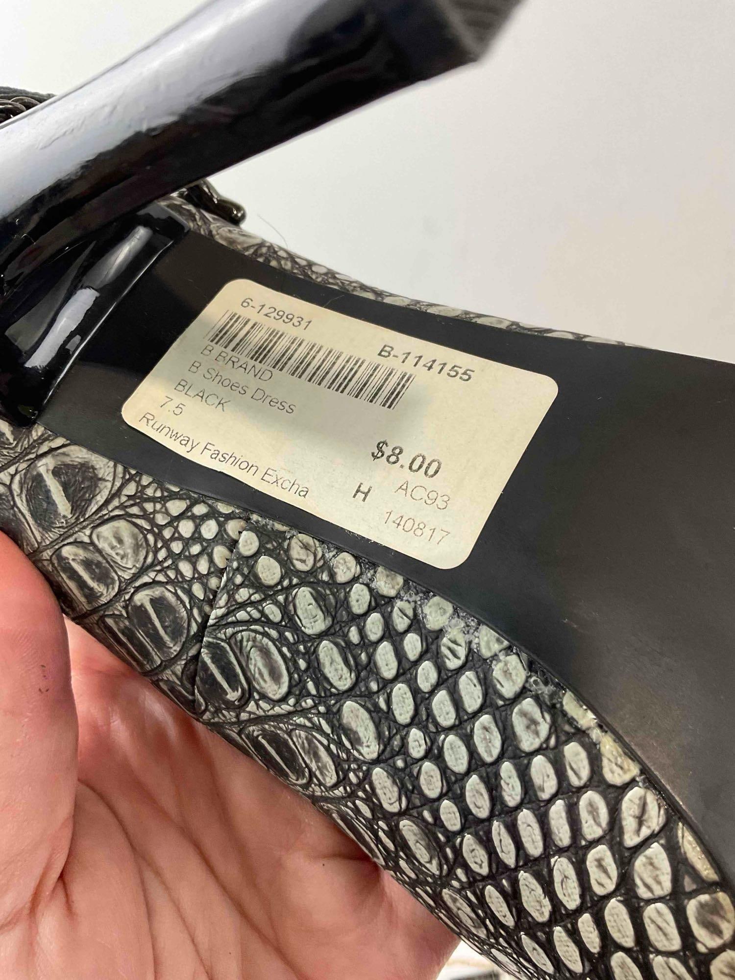 10 pcs Women's Accessories, incl. 5x Pairs of Shoes, 3x Handbags, 1x Belt & 1x Suitcase. See pics. - 14