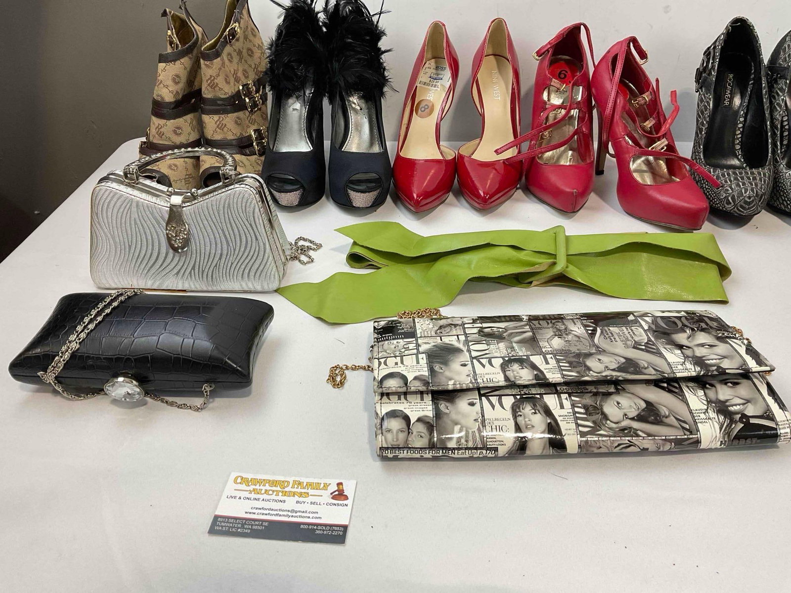 10 pcs Women's Accessories, incl. 5x Pairs of Shoes, 3x Handbags, 1x Belt & 1x Suitcase. See pics. - 15