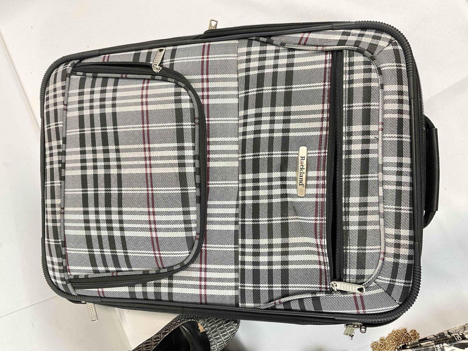 10 pcs Women's Accessories, incl. 5x Pairs of Shoes, 3x Handbags, 1x Belt & 1x Suitcase. See pics. - 3