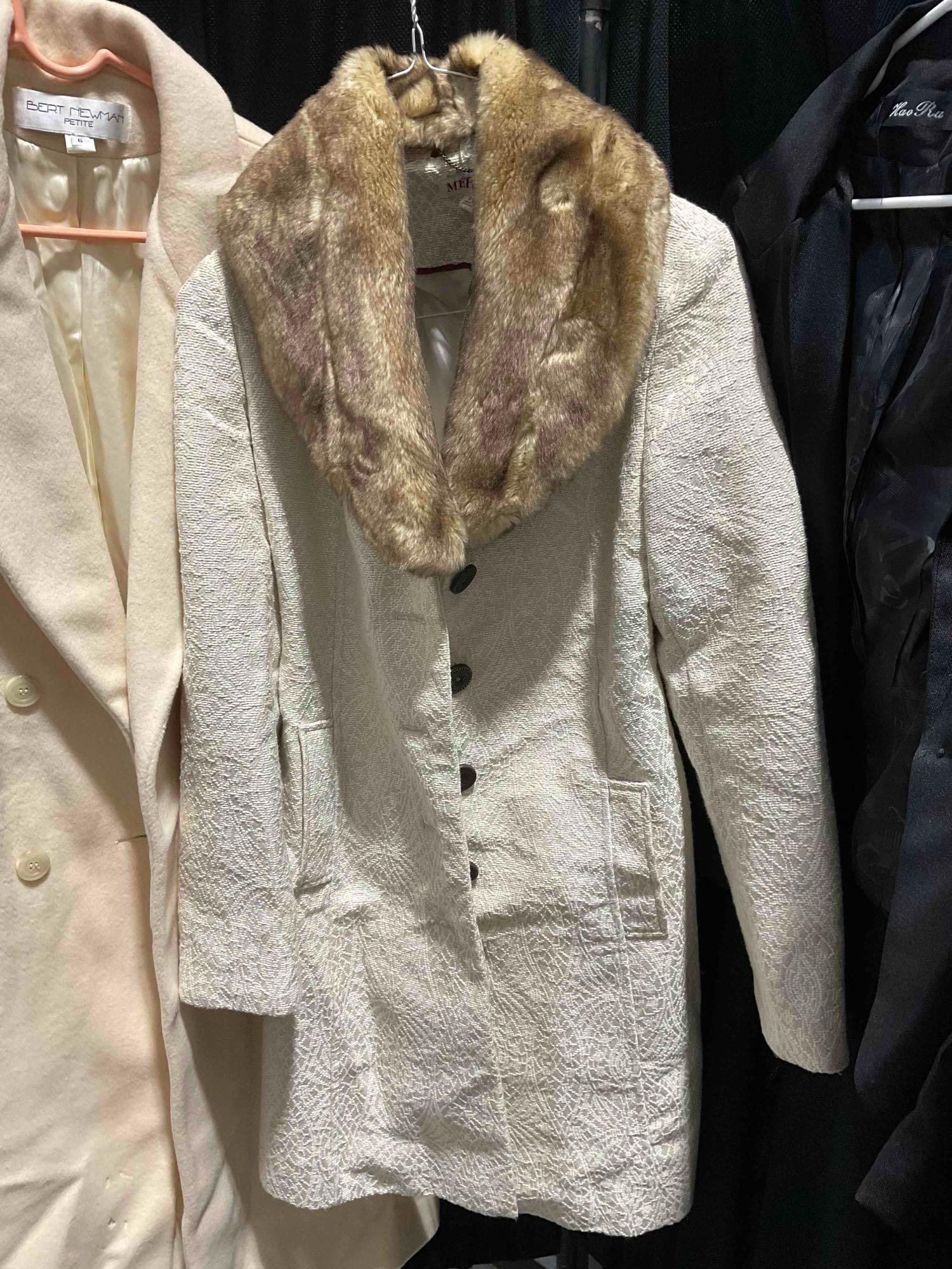5 pcs Women's Fashion Clothing, incl. Bert Newman Petite Cream Wool Coat in Size 6 & More! - 5