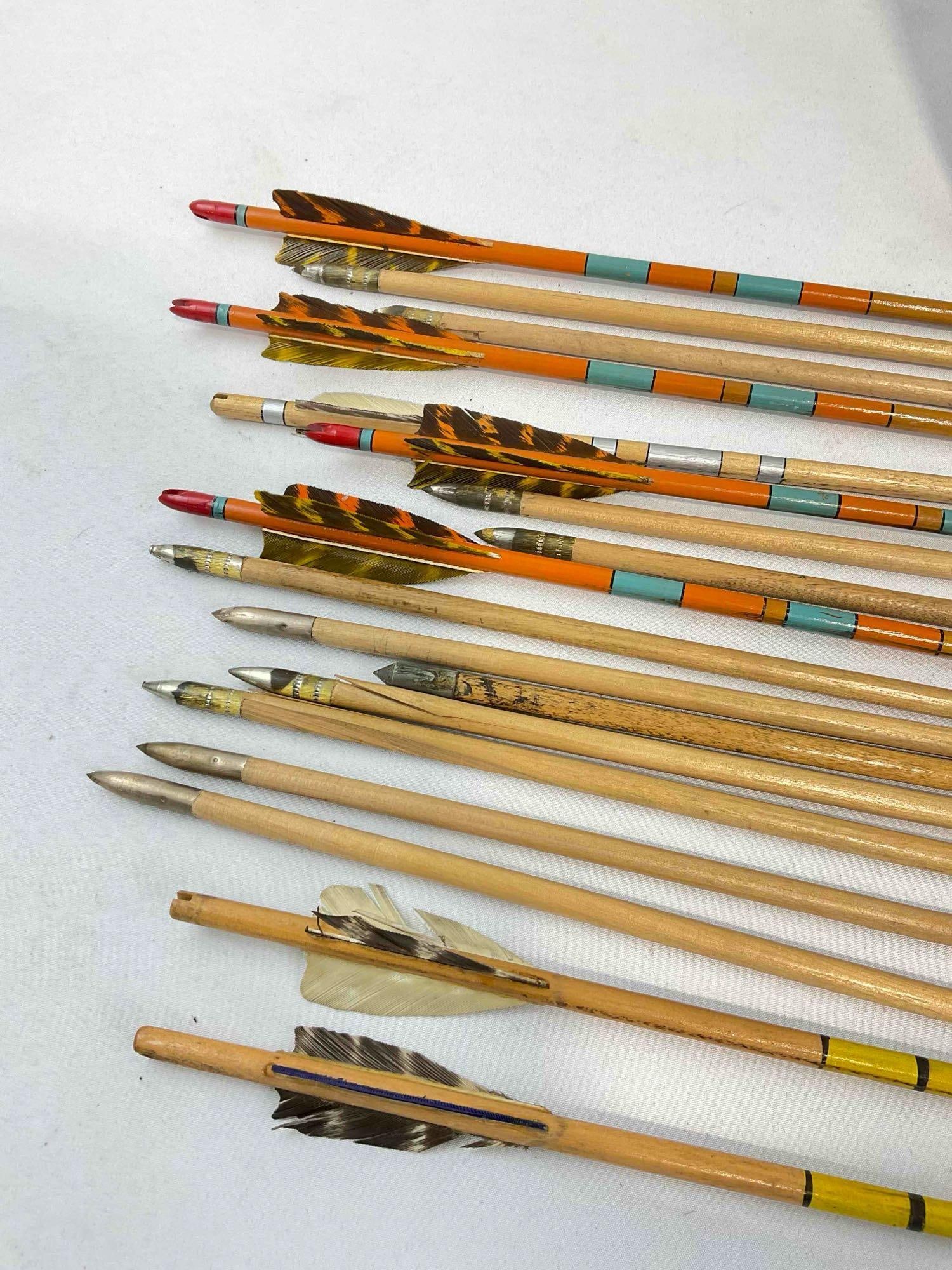 18 pc Vintage Wood & Feather Archery Arrows w/ York Arrows Box & A Handbook of Archery. - 6