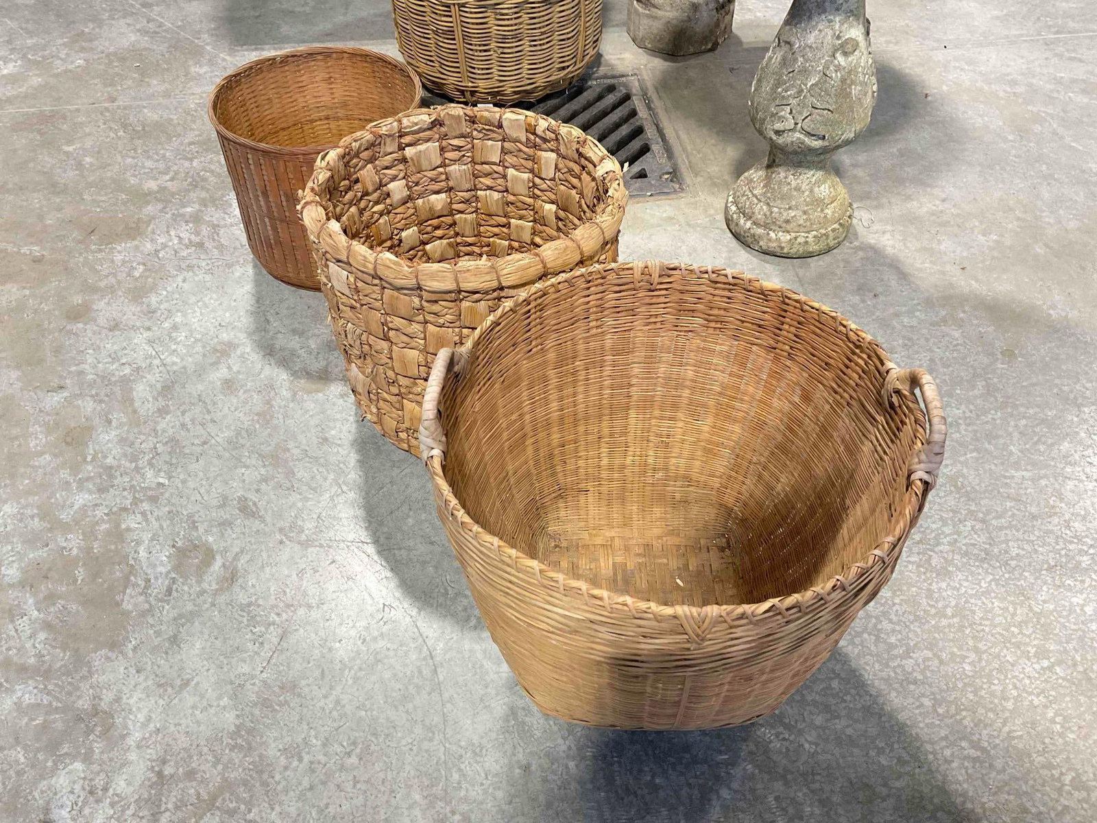 3 pcs Vintage Woven Natural Fiber Decorative Baskets in 3 Sizes. See pics. - 2