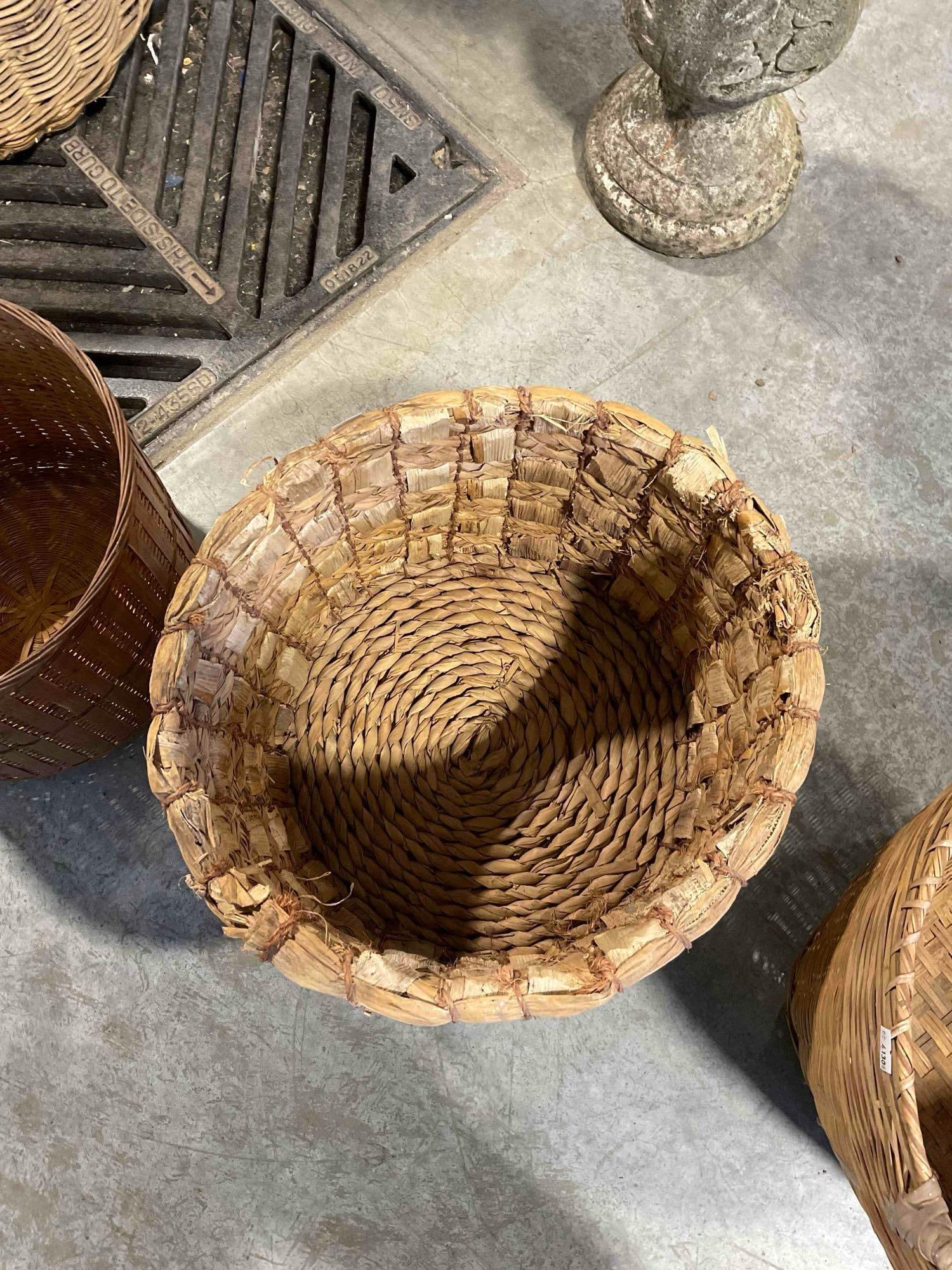 3 pcs Vintage Woven Natural Fiber Decorative Baskets in 3 Sizes. See pics. - 6