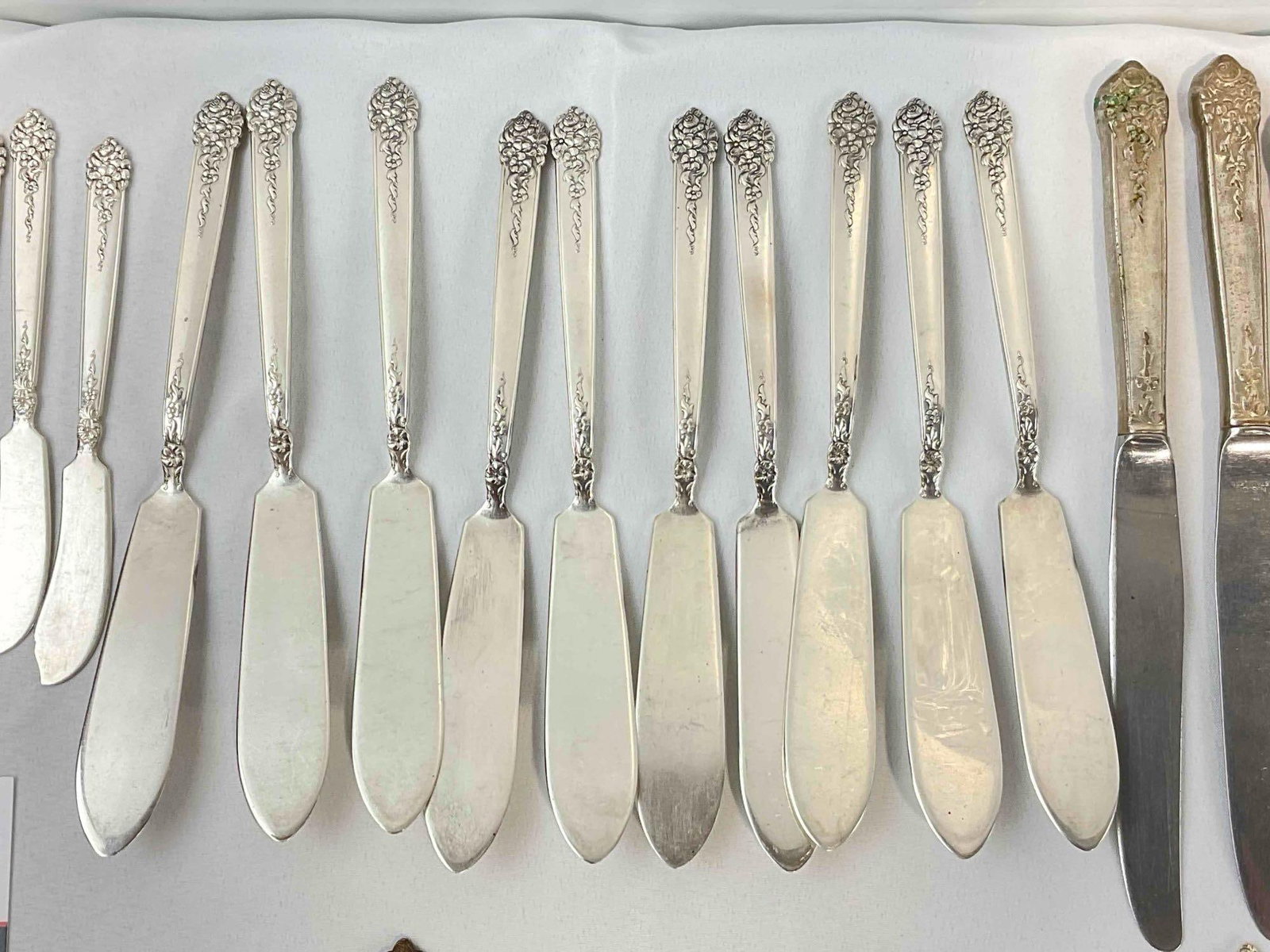 41 pcs Vintage King Edward Silver Plated Utensils, incl. Cheese Knives, Soup Spoons & More! - 7
