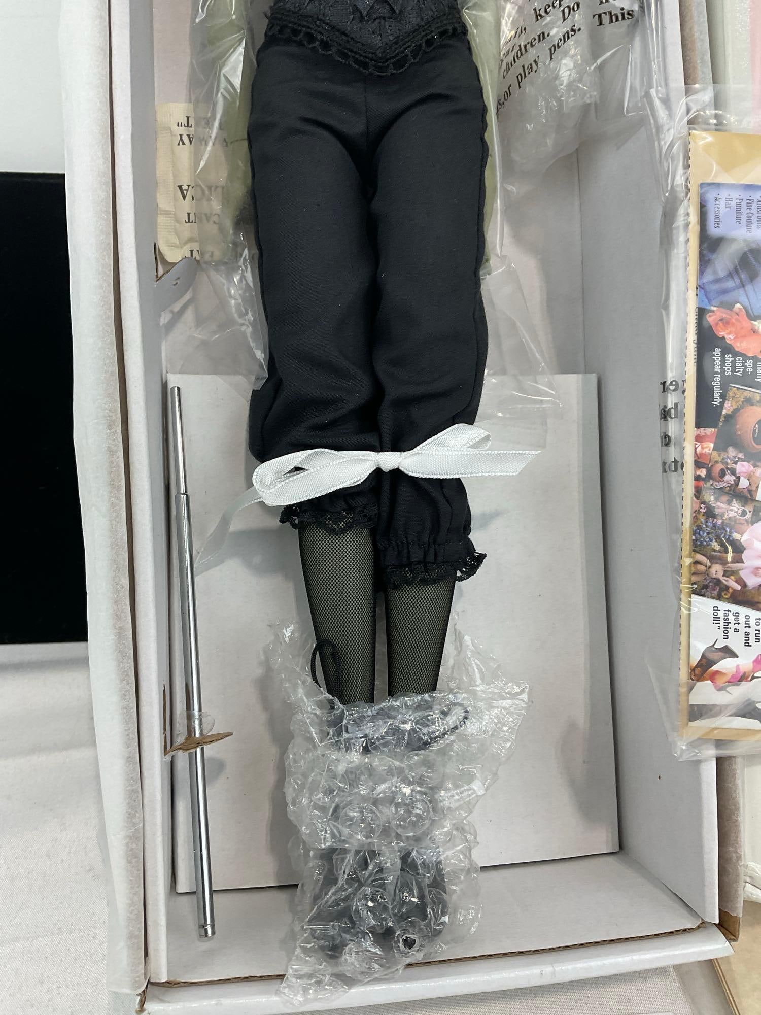 Robert Tonner Wizard of Oz Basic Wizard Witch doll, 16 inch in original box - 5