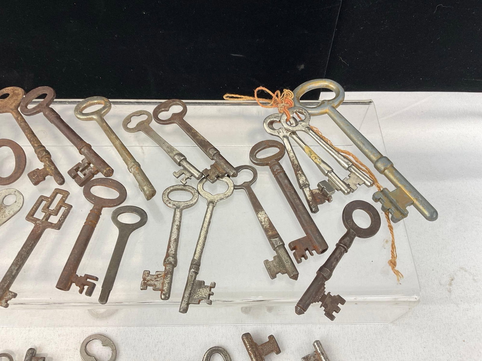 Collection of 70+ Antique & Vintage Keys, Skeleton style, for doors, Furniture, locks, clocks & m... - 3