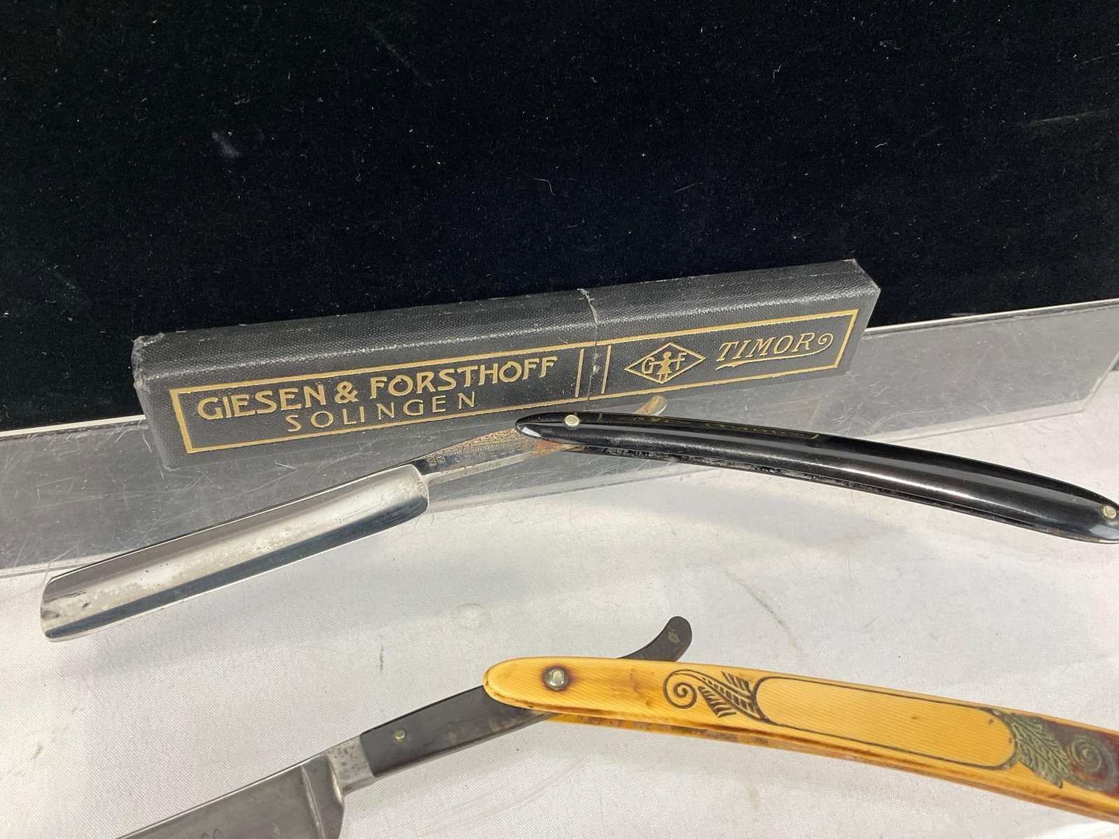 Pair of antique Straight Razors, W.Treu & Simmons Hardware Co German, w/cases - 2