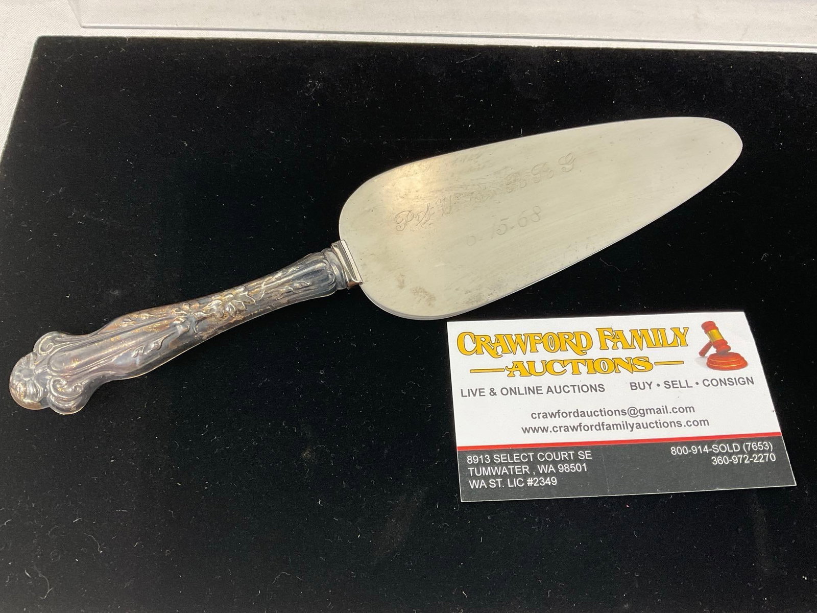 Antique Cake Knife w/Sterling Silver Handle, Stainless steel Blade, 59.3 grams in ttw: The piece weigh a total of 59.3 grams, including the stainless steel blade, and any reinforcing. Appears to be in good shape. The piece measures approx 2h x 12w x 4d inches. See pics. E-6160