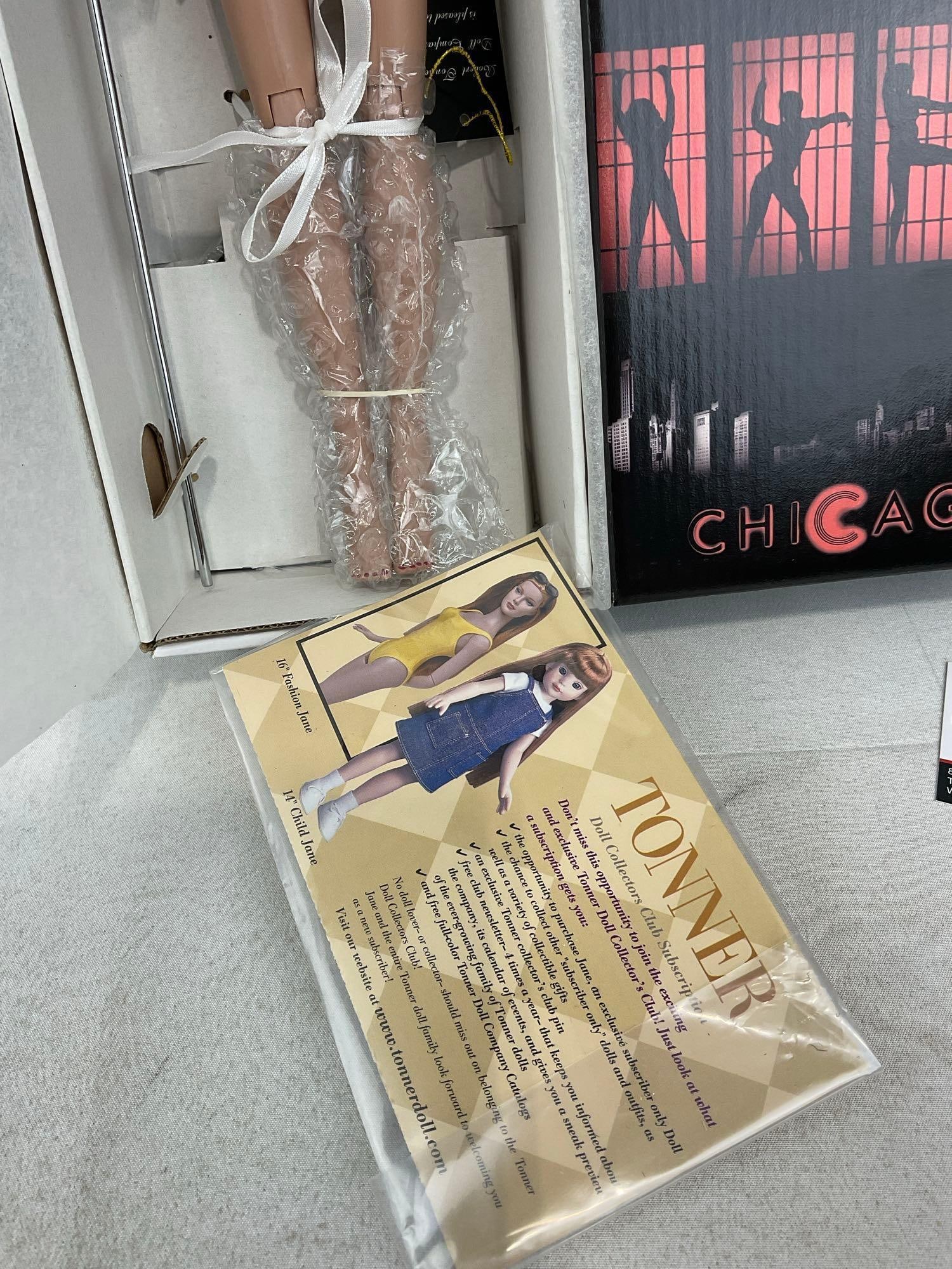 Robert Tonner Chicago Doll, Velma Kelly Basic CH0301, 16 inches, in original box - 2