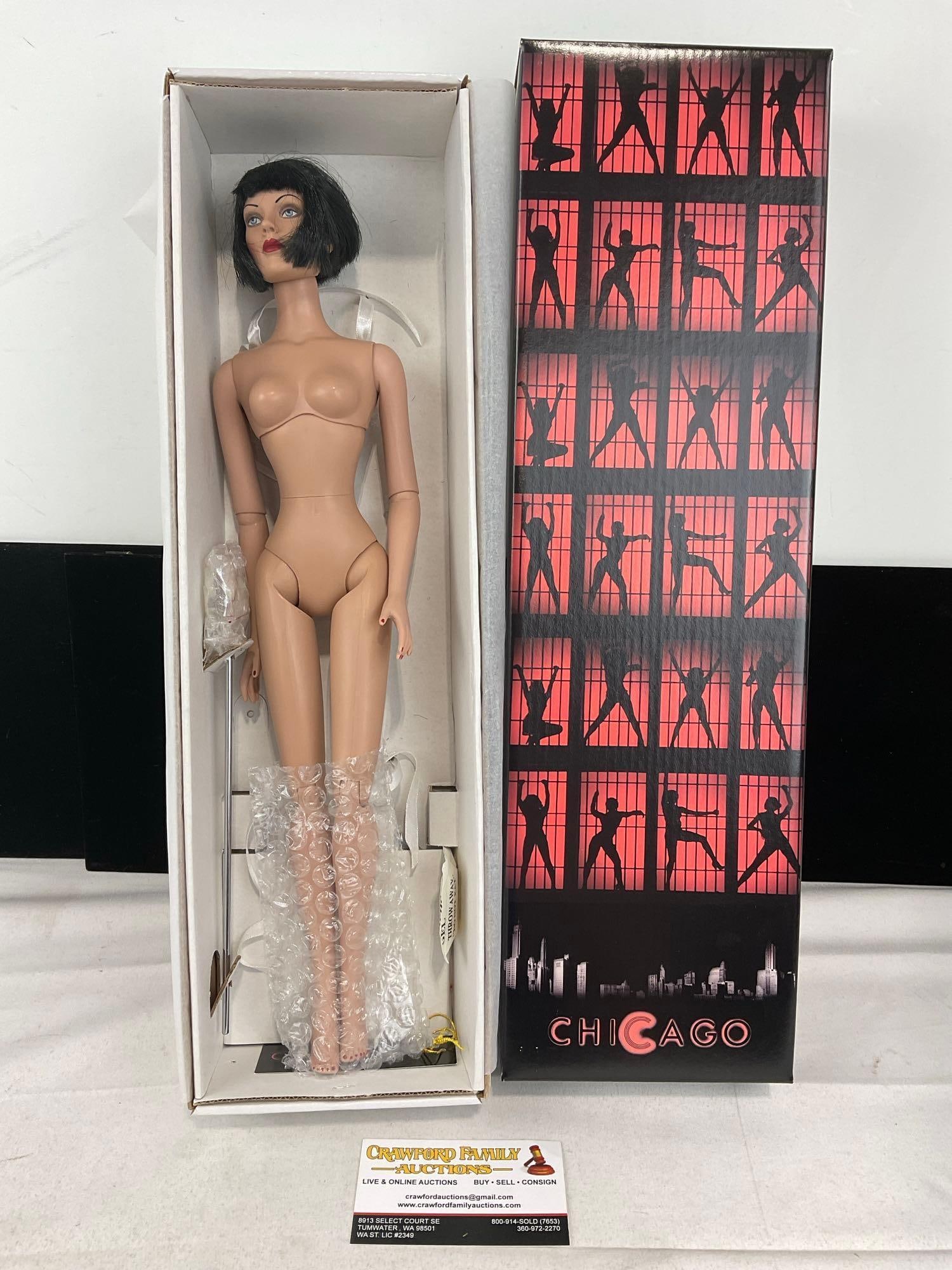 Robert Tonner Chicago Doll, Velma Court Room, CH1301, 16 inches, in original box: Appears to be in good shape. The piece measures approx 19h x 7w x 5d inches. See pics. E-6160