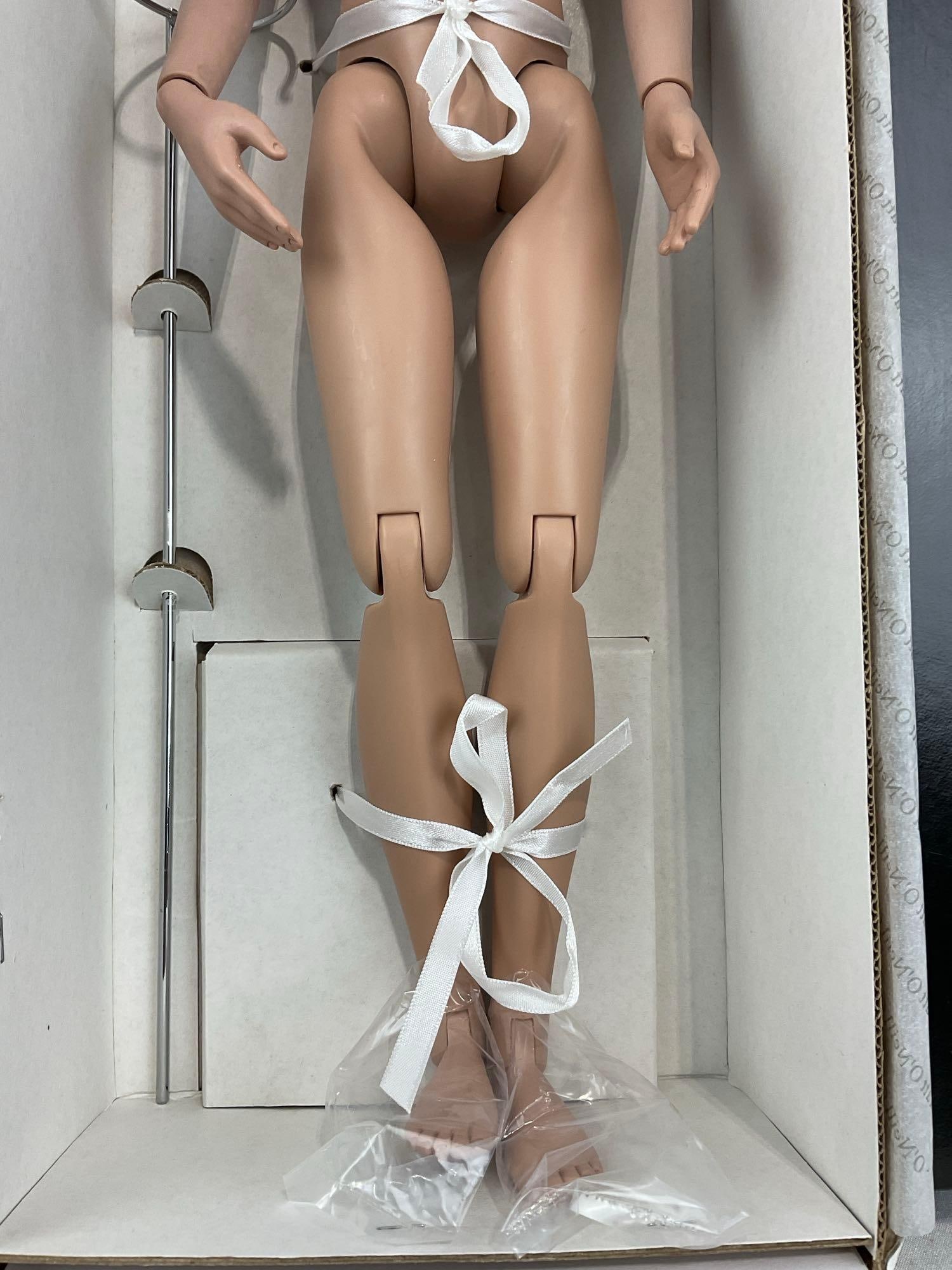 Robert Tonner Matt O Neill Collection Doll, Black Tie MO1301 - 3