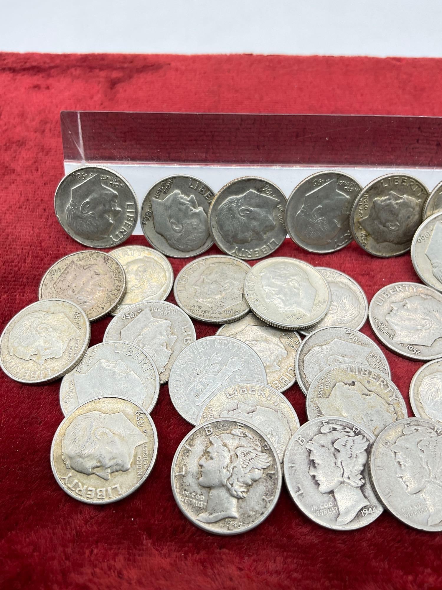 32 x Silver dimes 29x roosevelt 3x silver mercury dimes coins are assorted dates & mint marks - 4